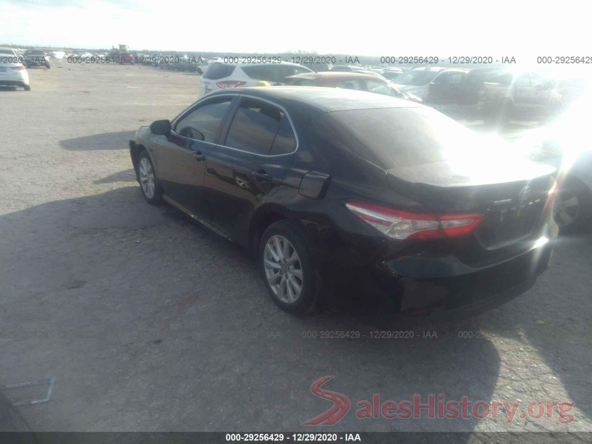 4T1B11HK2JU573229 2018 TOYOTA CAMRY