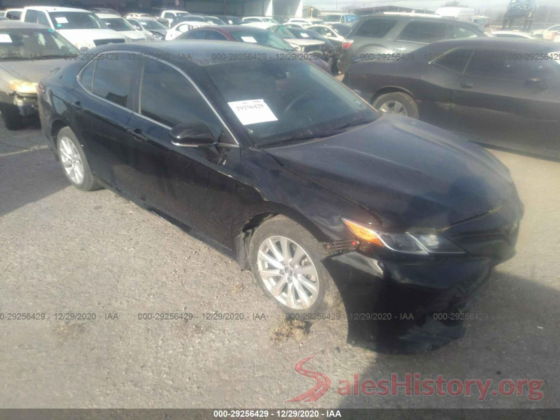 4T1B11HK2JU573229 2018 TOYOTA CAMRY