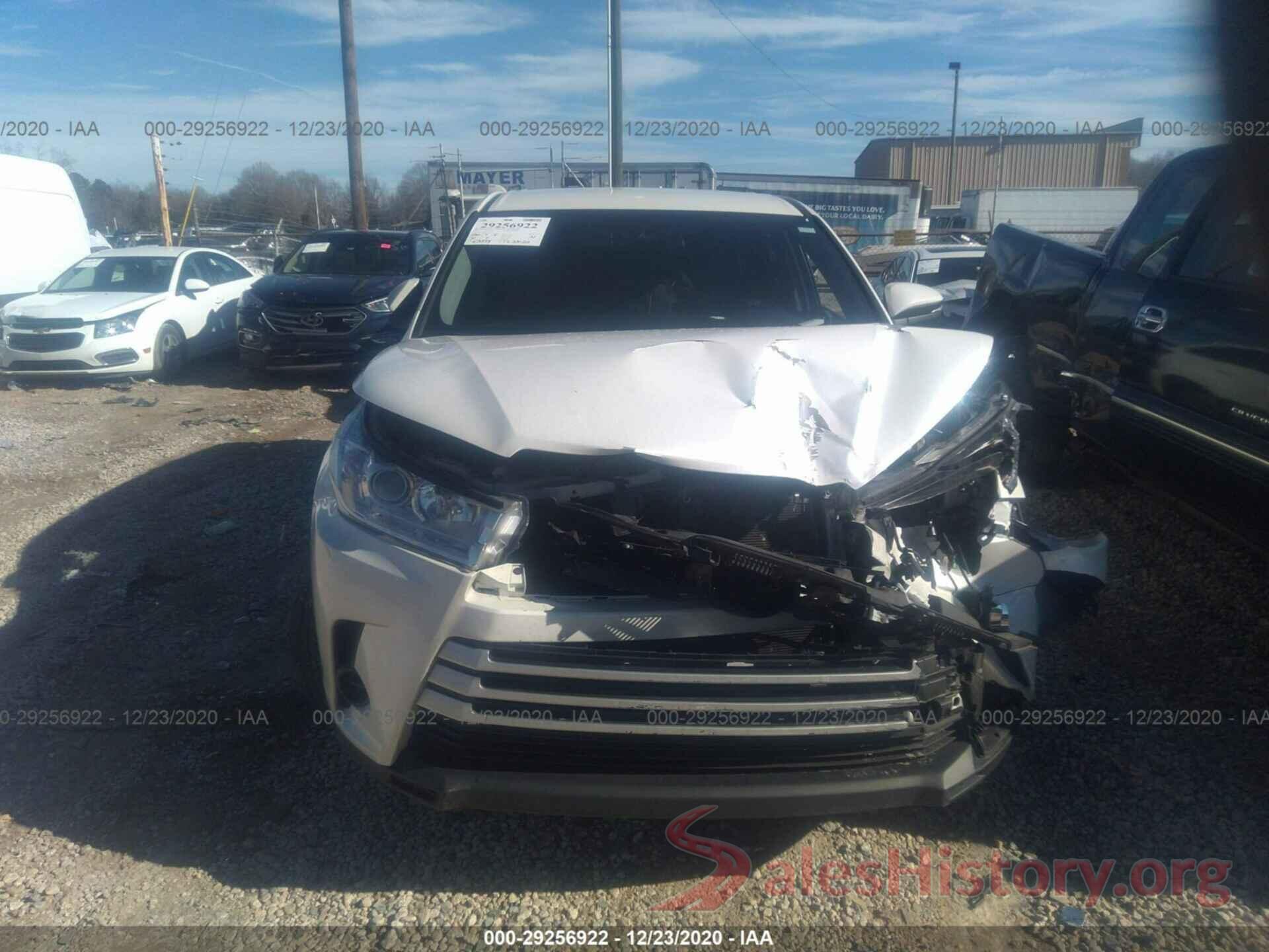 5TDZARFH0JS033004 2018 TOYOTA HIGHLANDER