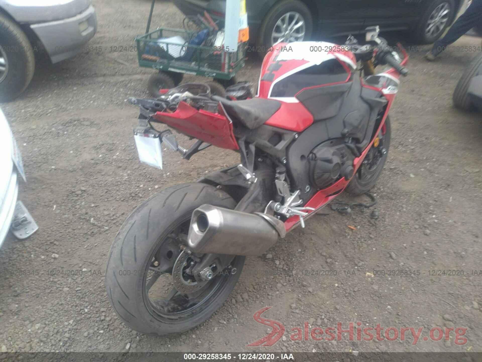 JH2SC7717JK100343 2018 HONDA CBR1000