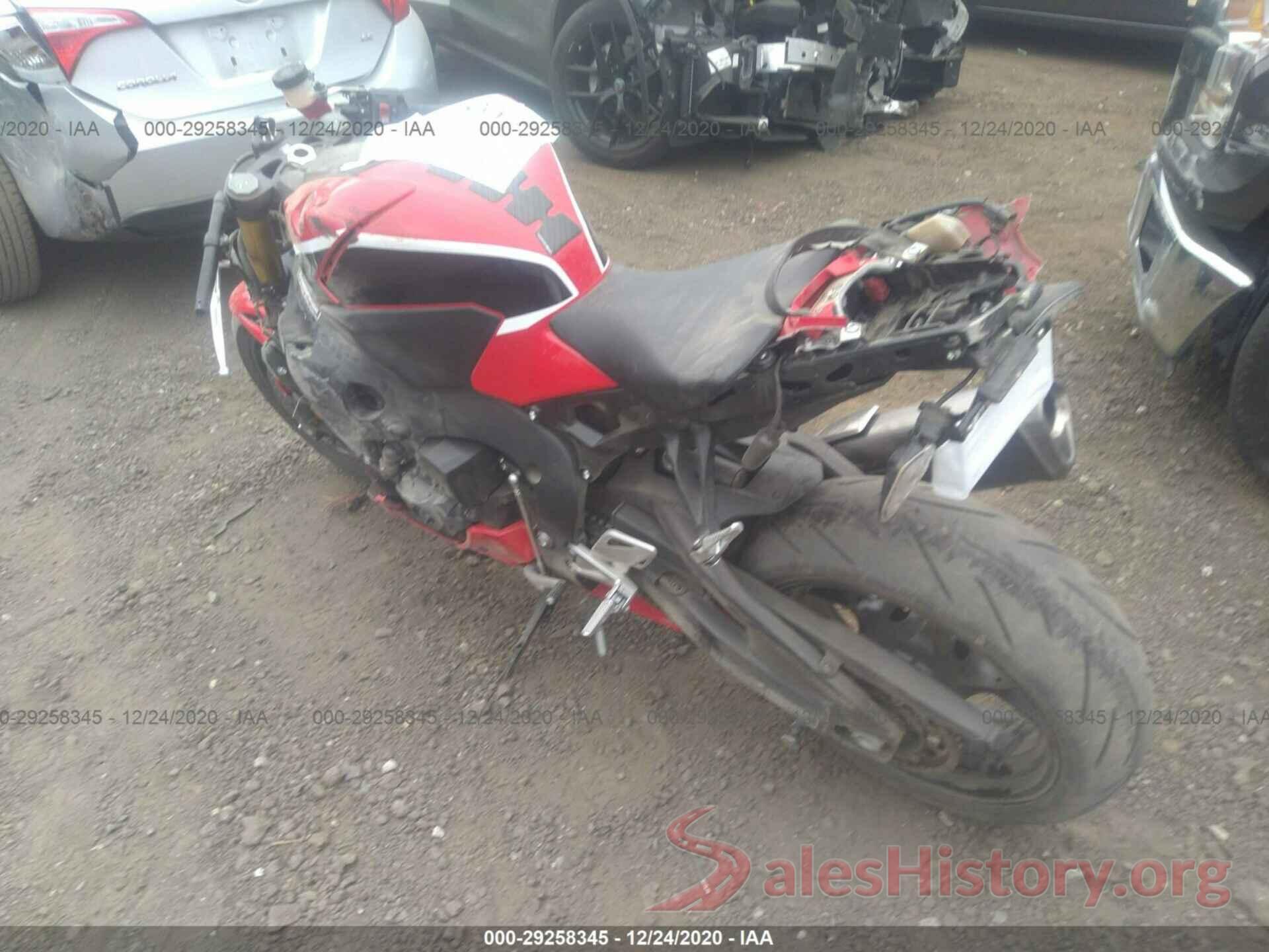 JH2SC7717JK100343 2018 HONDA CBR1000