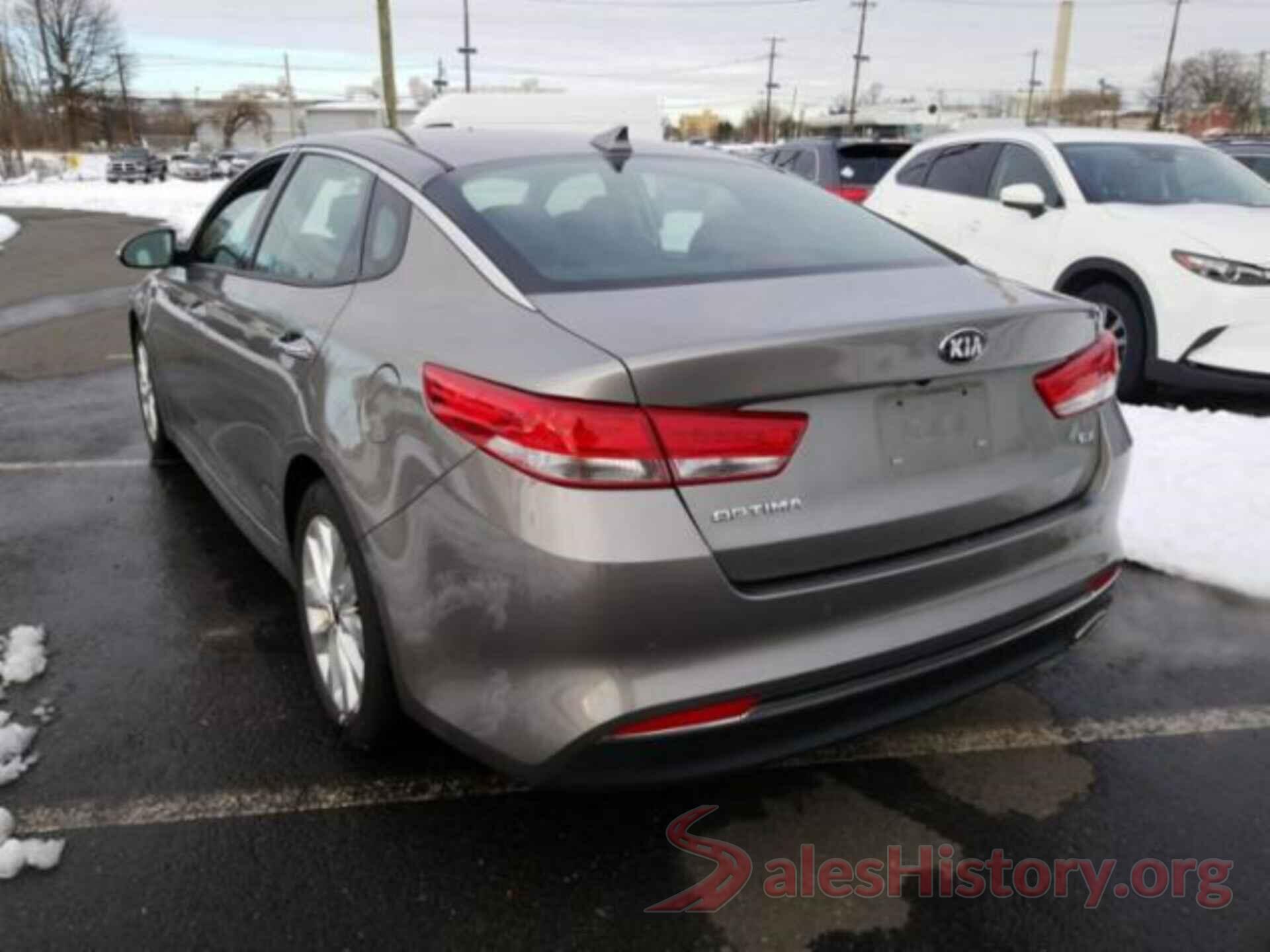 5XXGU4L30JG224739 2018 KIA OPTIMA