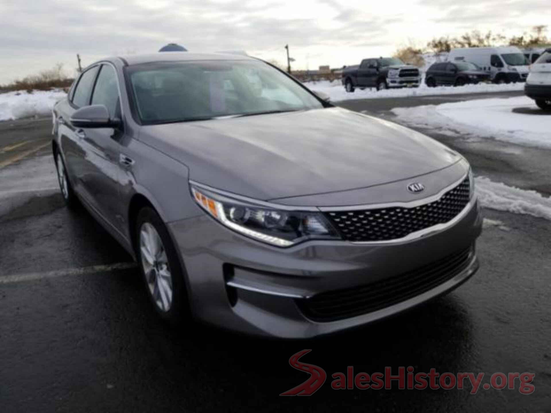 5XXGU4L30JG224739 2018 KIA OPTIMA