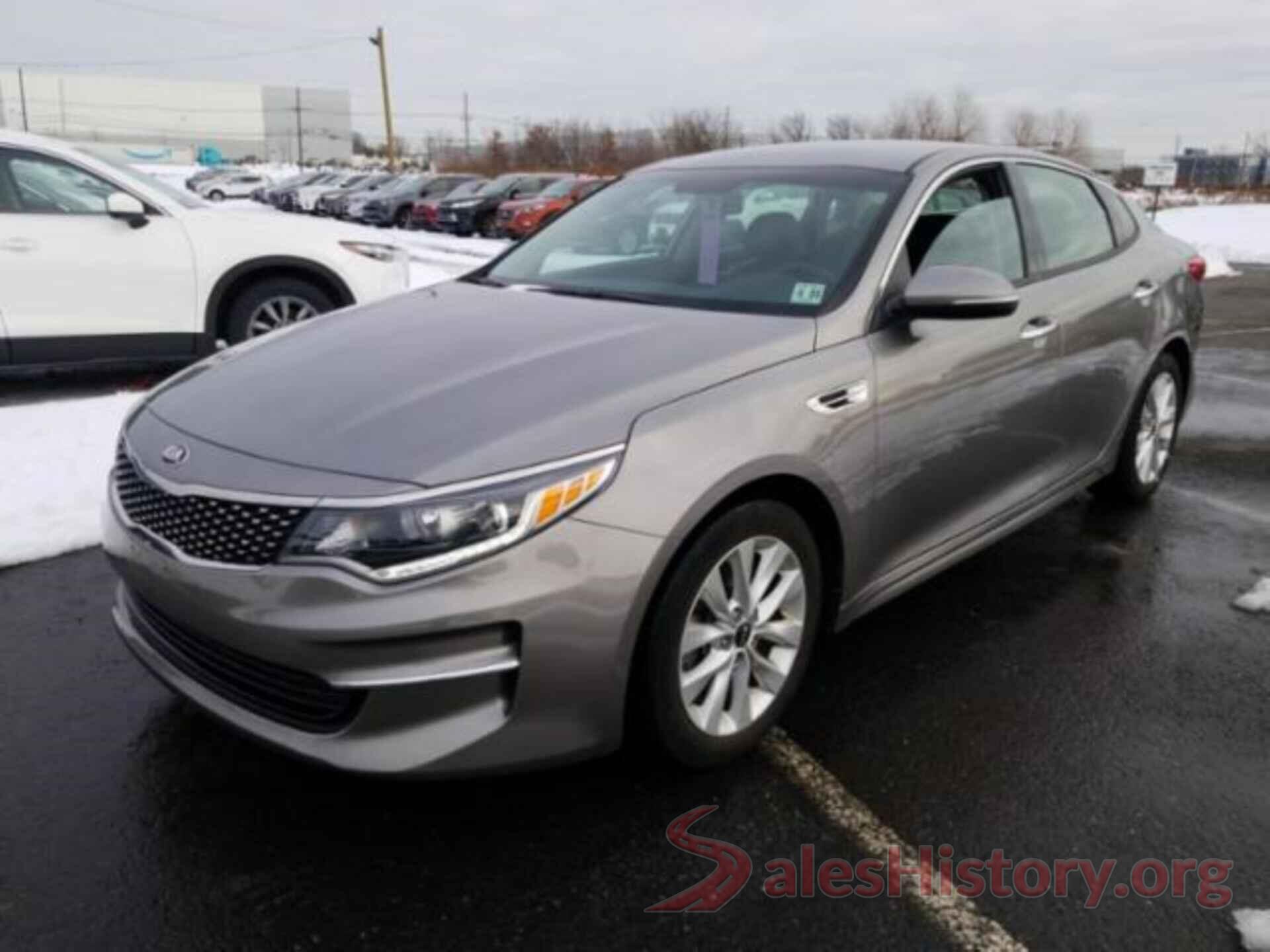 5XXGU4L30JG224739 2018 KIA OPTIMA