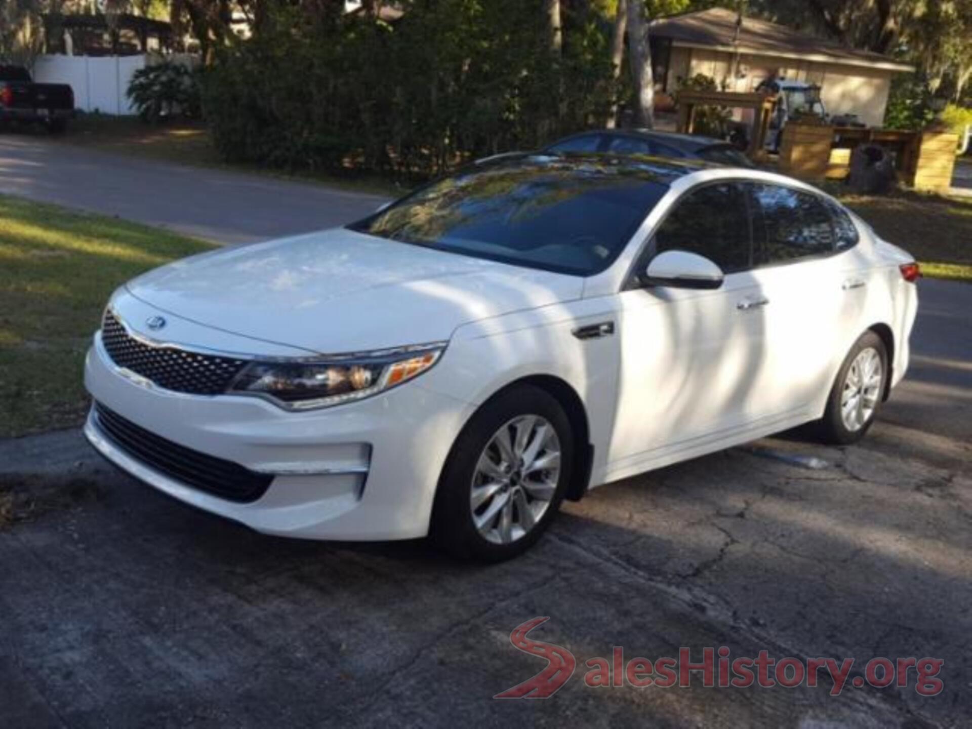 5XXGU4L33JG195043 2018 KIA OPTIMA