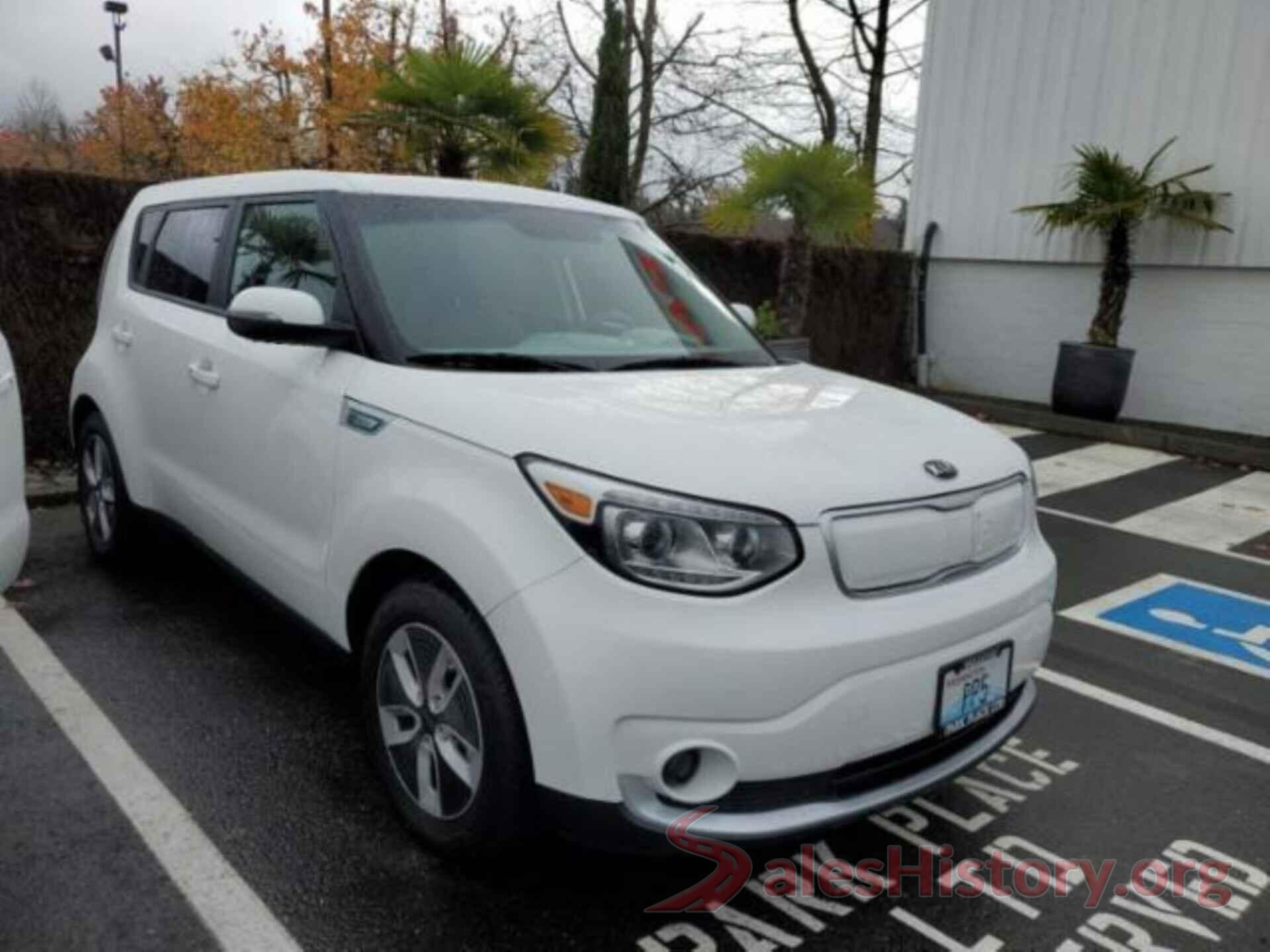 KNDJP3AE7H7020969 2017 KIA SOUL EV