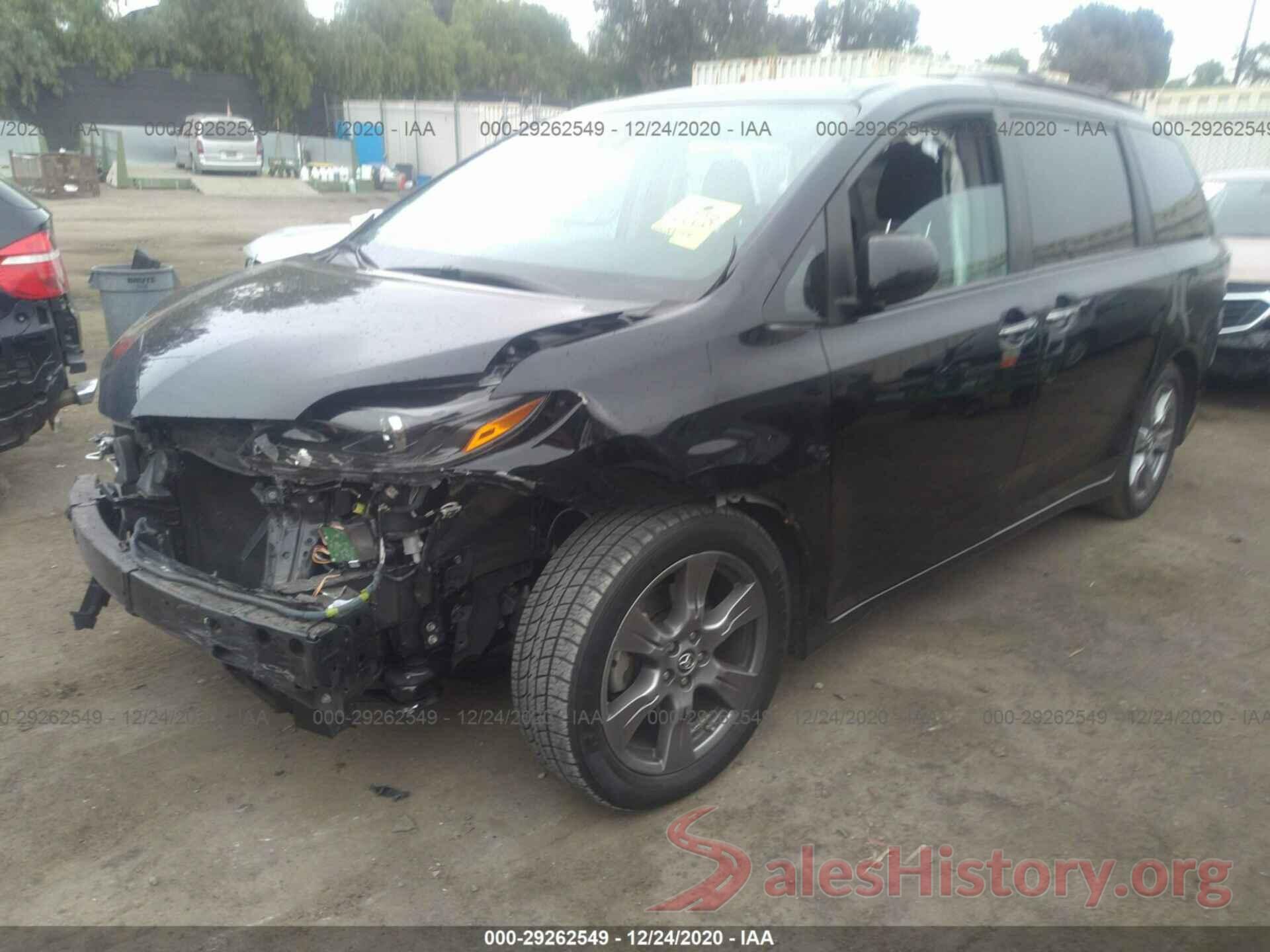 5TDXZ3DC2JS941071 2018 TOYOTA SIENNA