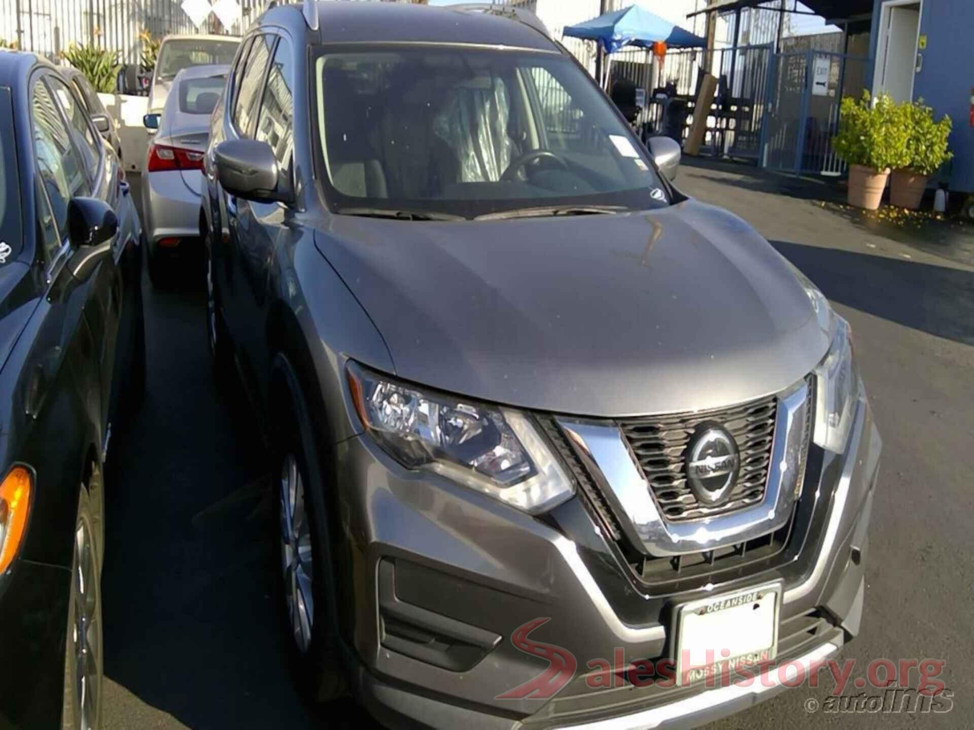 KNMAT2MT6JP535063 2018 NISSAN ROGUE