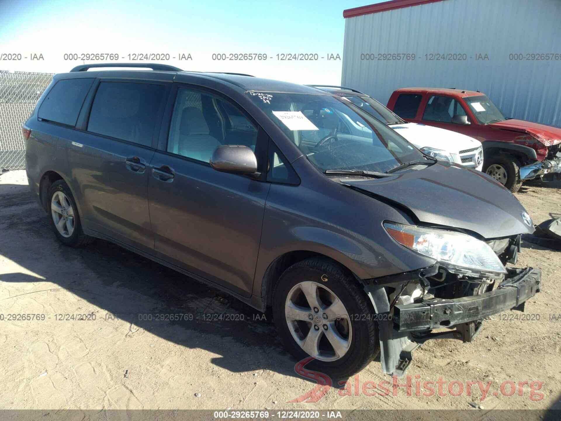 5TDKZ3DCXHS824259 2017 TOYOTA SIENNA