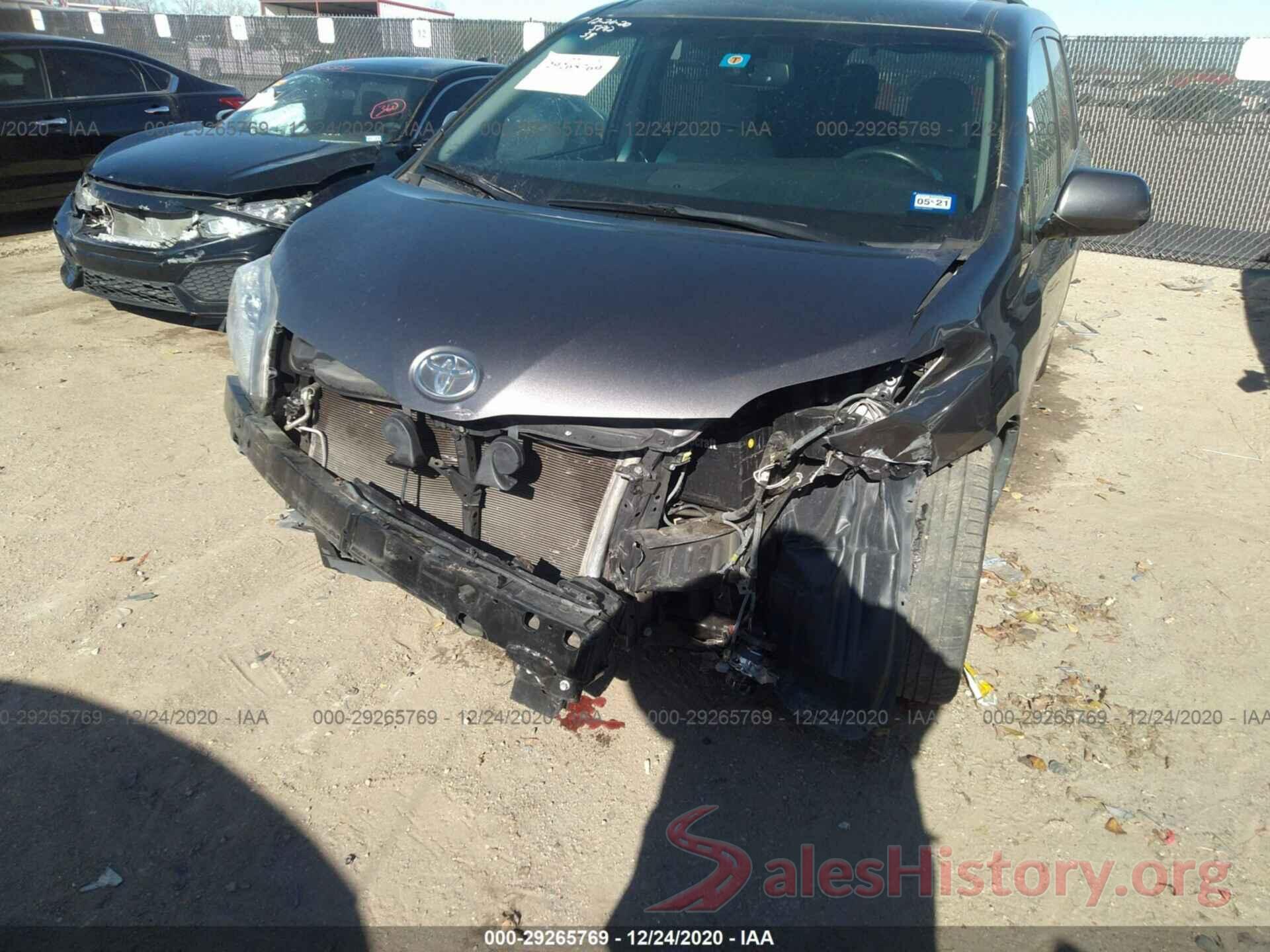 5TDKZ3DCXHS824259 2017 TOYOTA SIENNA