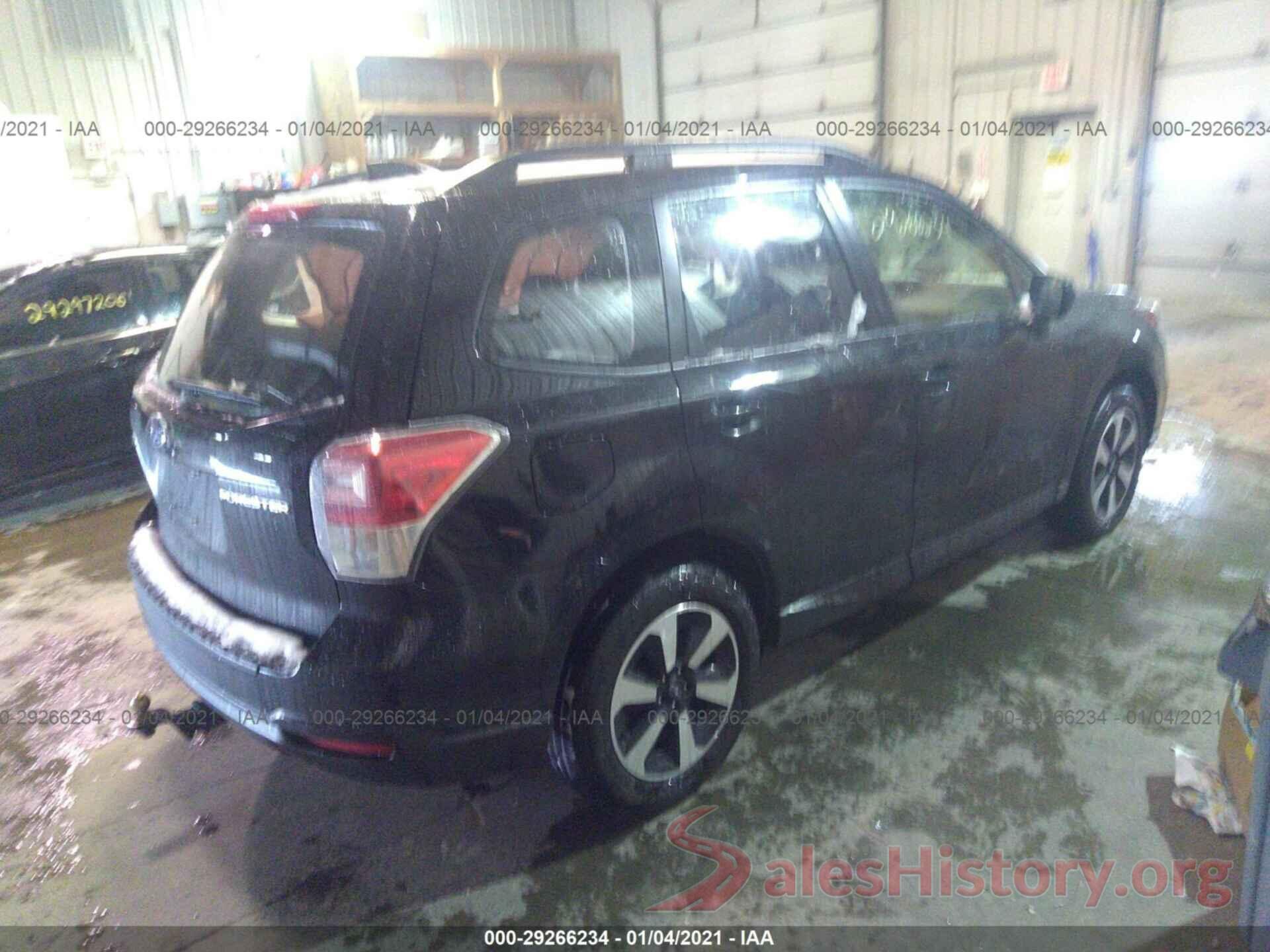 JF2SJABC7JH530697 2018 SUBARU FORESTER