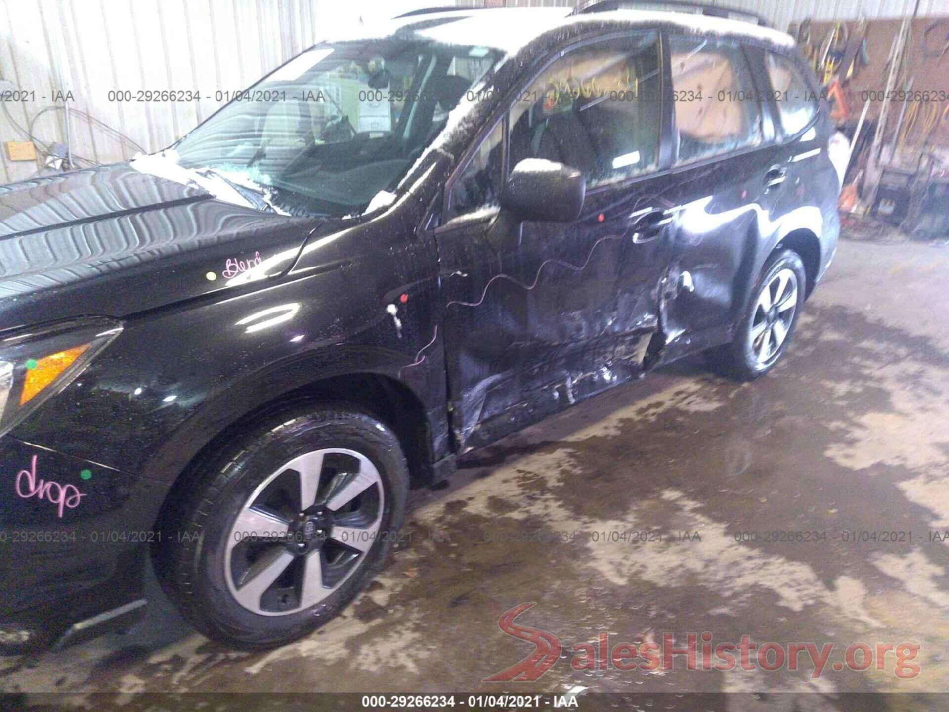 JF2SJABC7JH530697 2018 SUBARU FORESTER