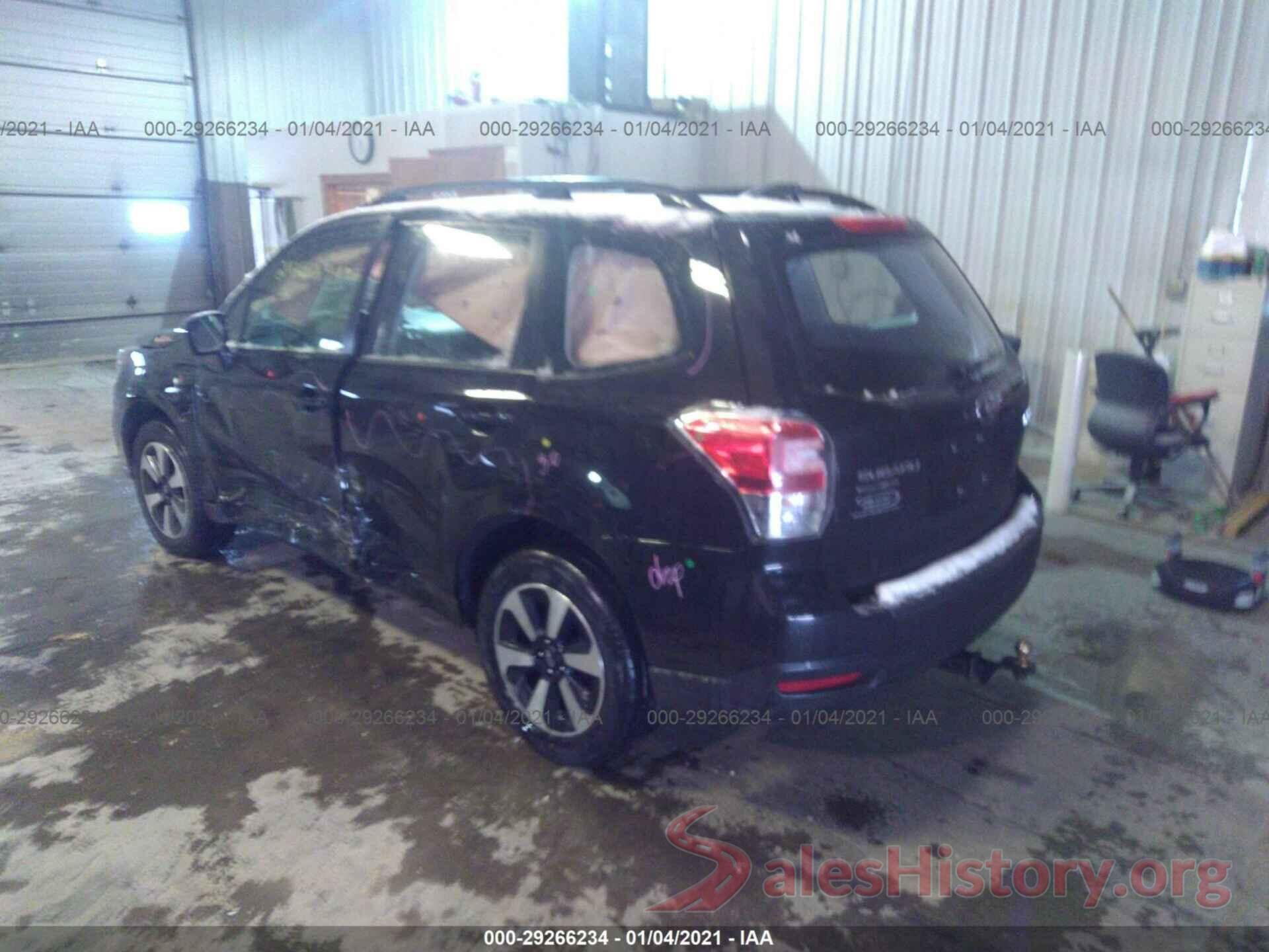 JF2SJABC7JH530697 2018 SUBARU FORESTER