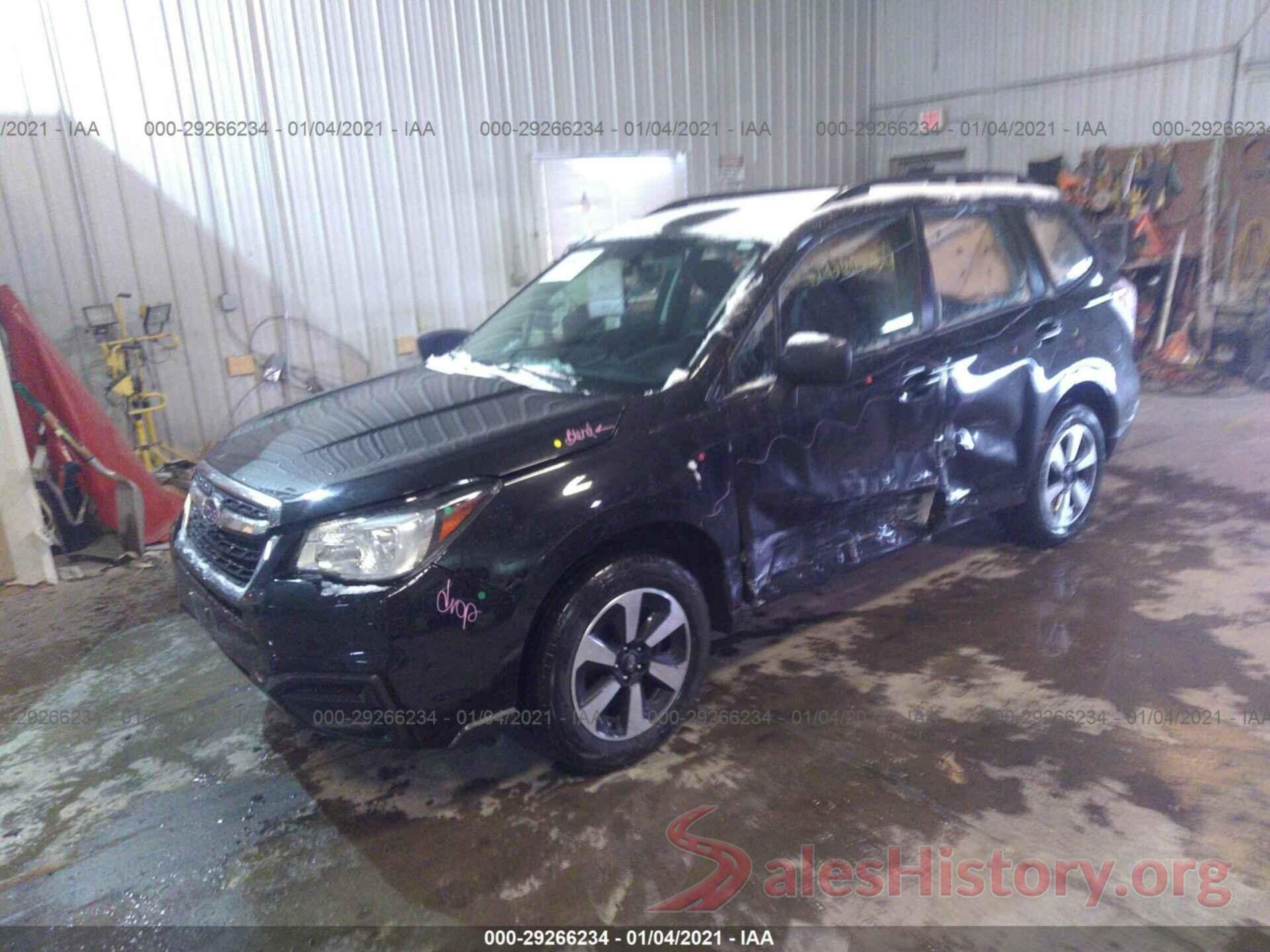 JF2SJABC7JH530697 2018 SUBARU FORESTER