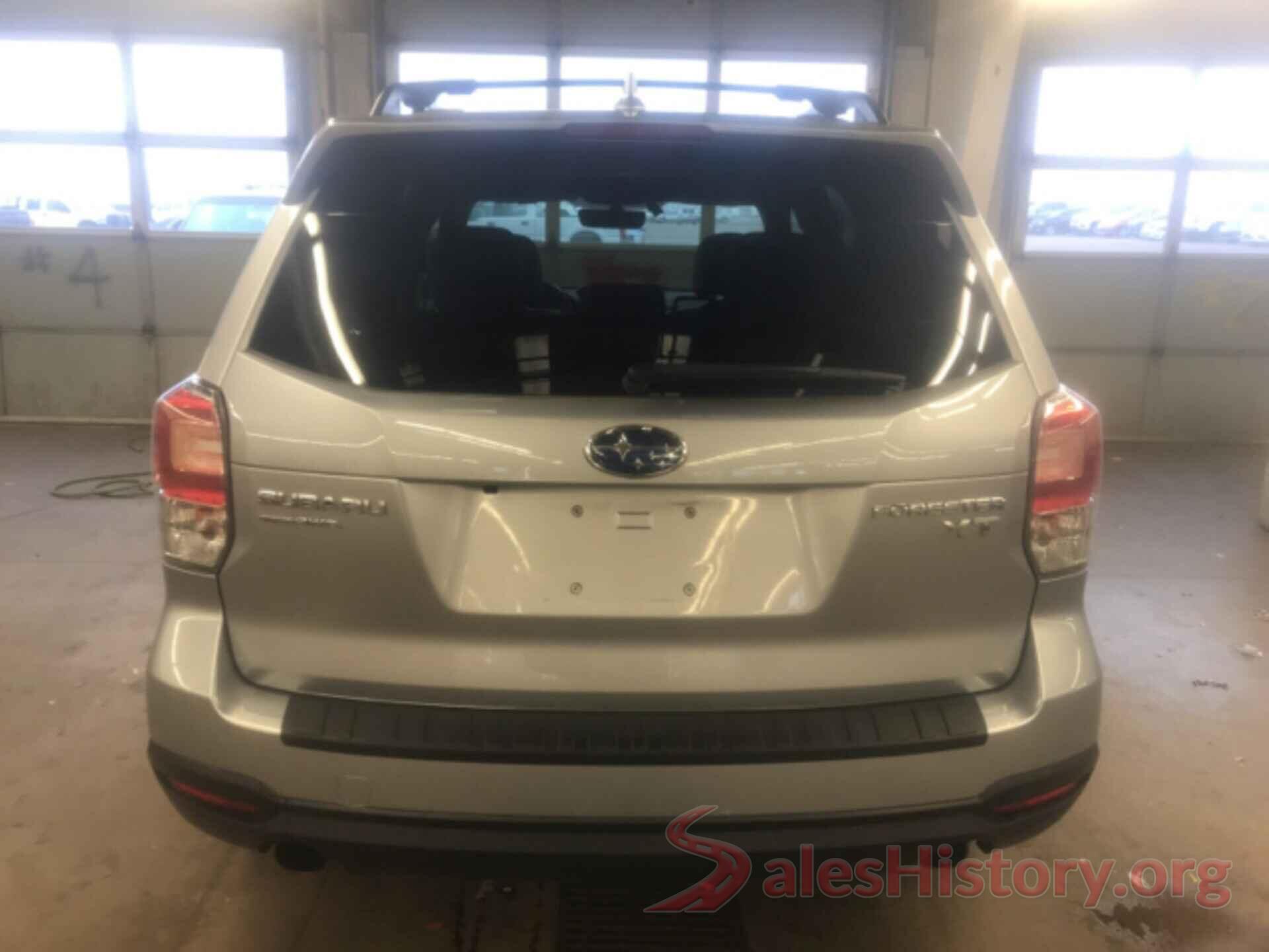 JF2SJGECXJH412075 2018 SUBARU FORESTER