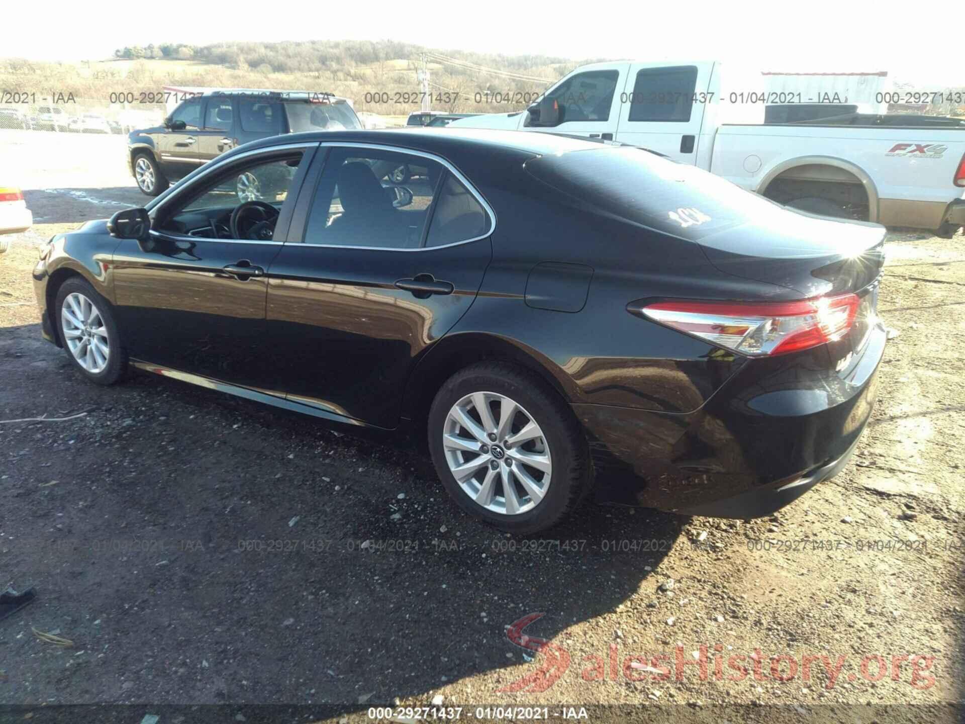 4T1B11HK7JU107747 2018 TOYOTA CAMRY