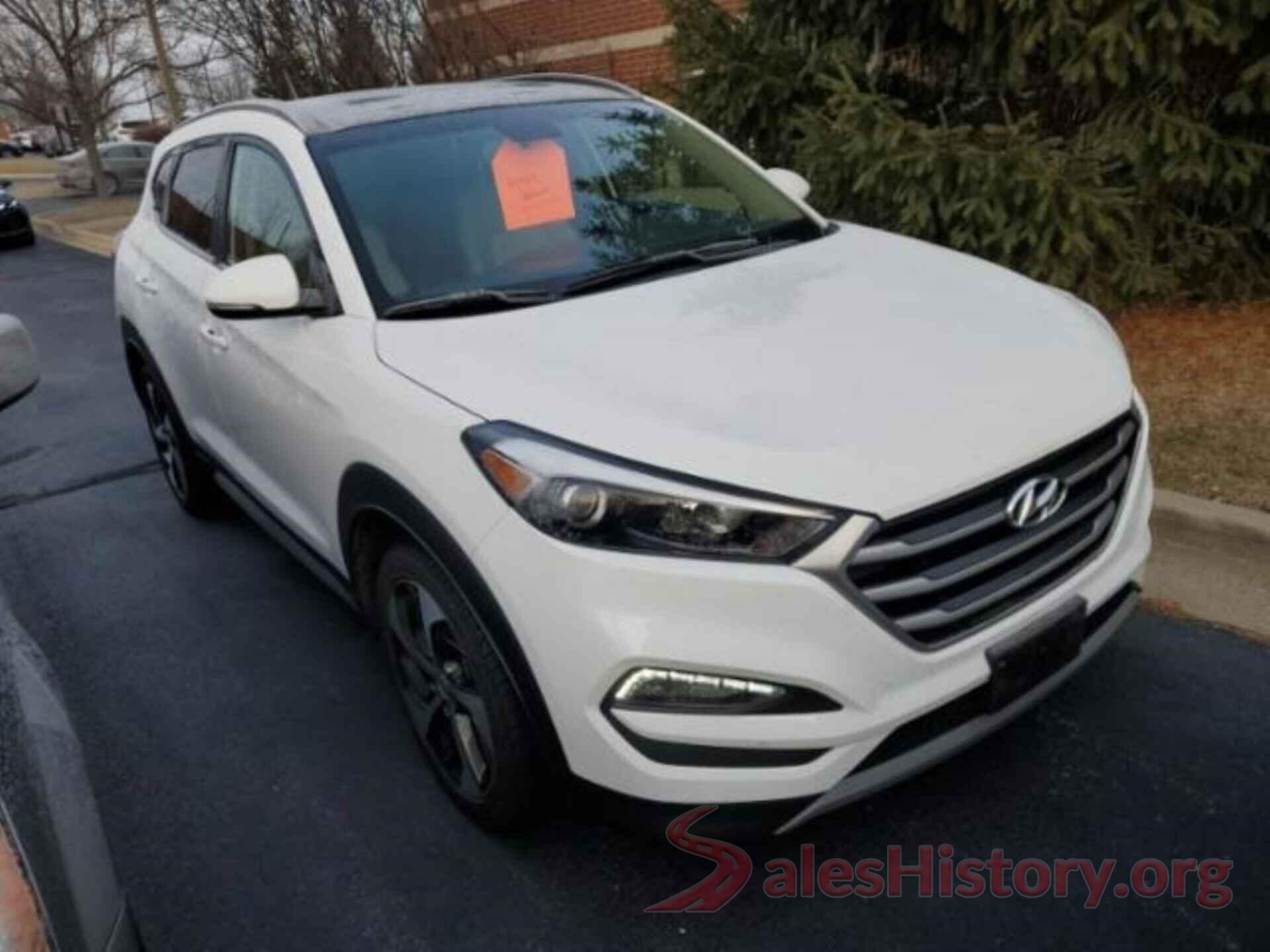 KM8J3CA2XHU572447 2017 HYUNDAI TUCSON