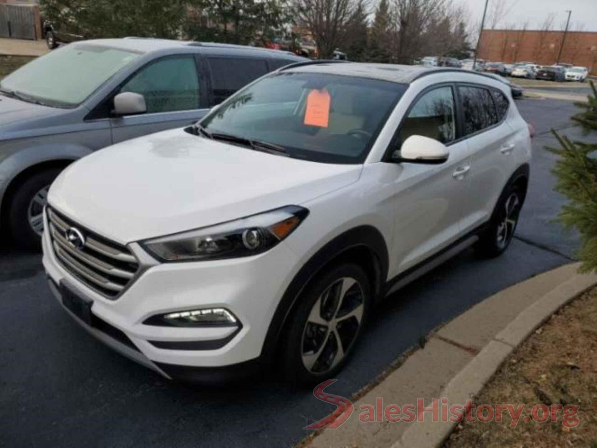 KM8J3CA2XHU572447 2017 HYUNDAI TUCSON