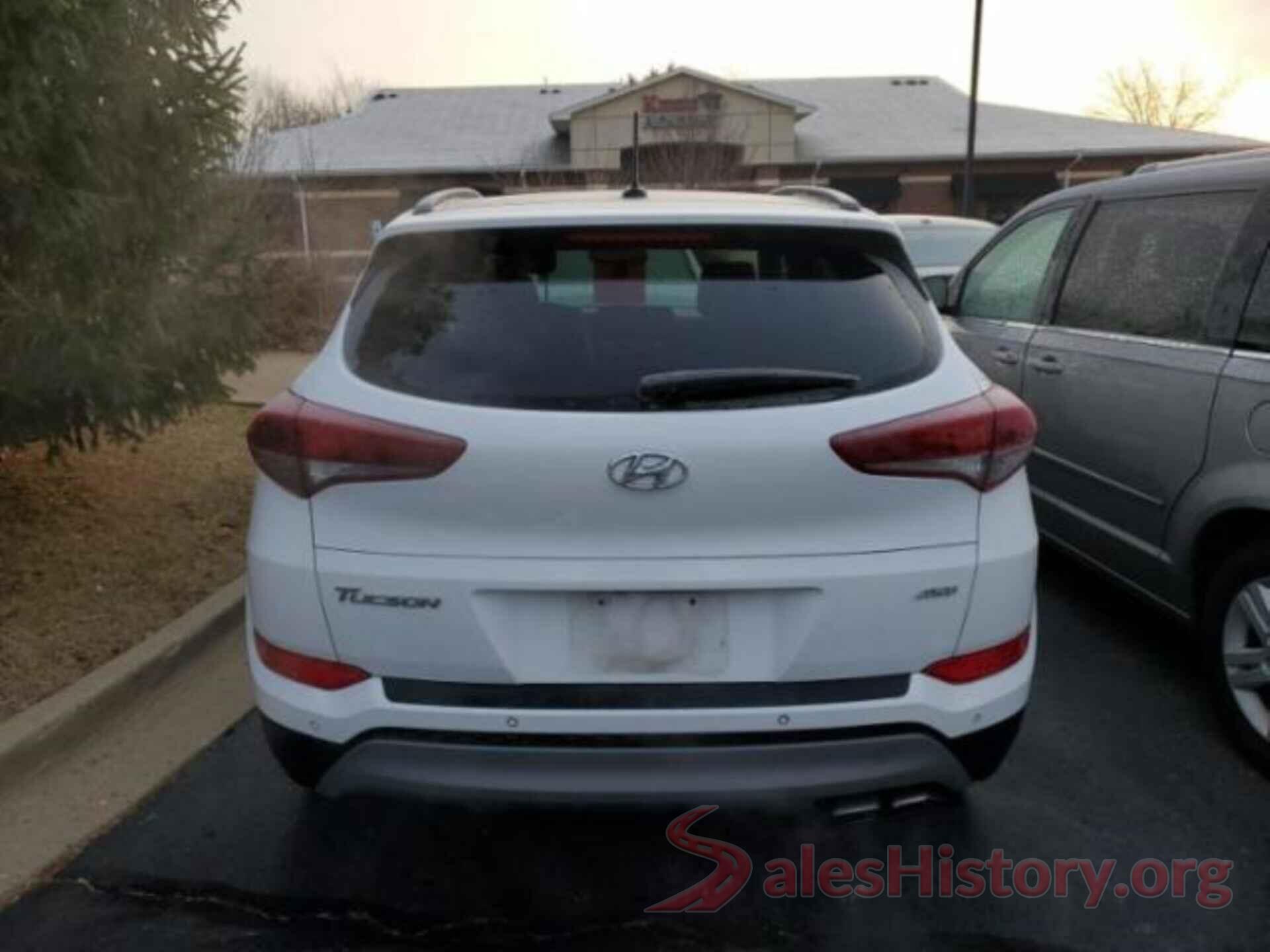 KM8J3CA2XHU572447 2017 HYUNDAI TUCSON