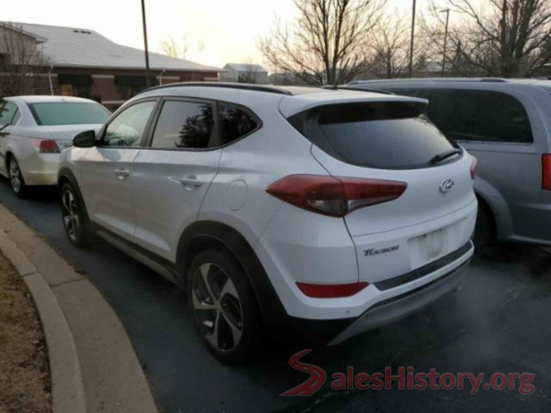 KM8J3CA2XHU572447 2017 HYUNDAI TUCSON