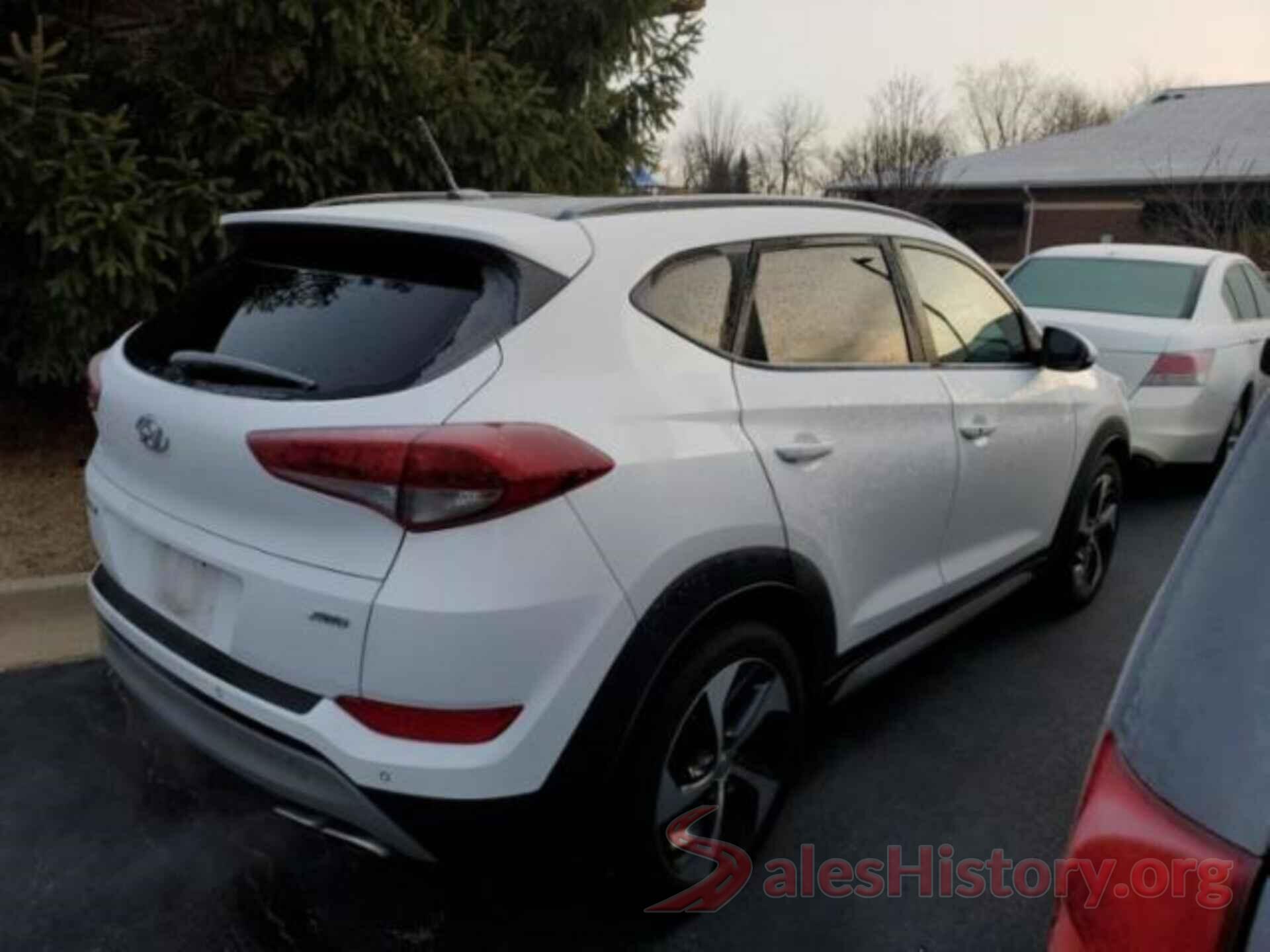 KM8J3CA2XHU572447 2017 HYUNDAI TUCSON