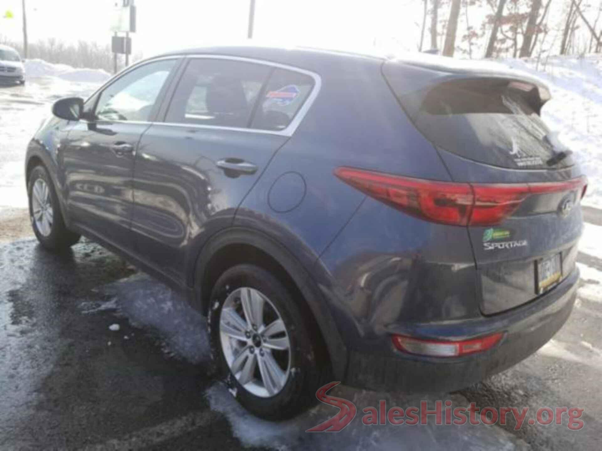 KNDPMCAC8J7377195 2018 KIA SPORTAGE