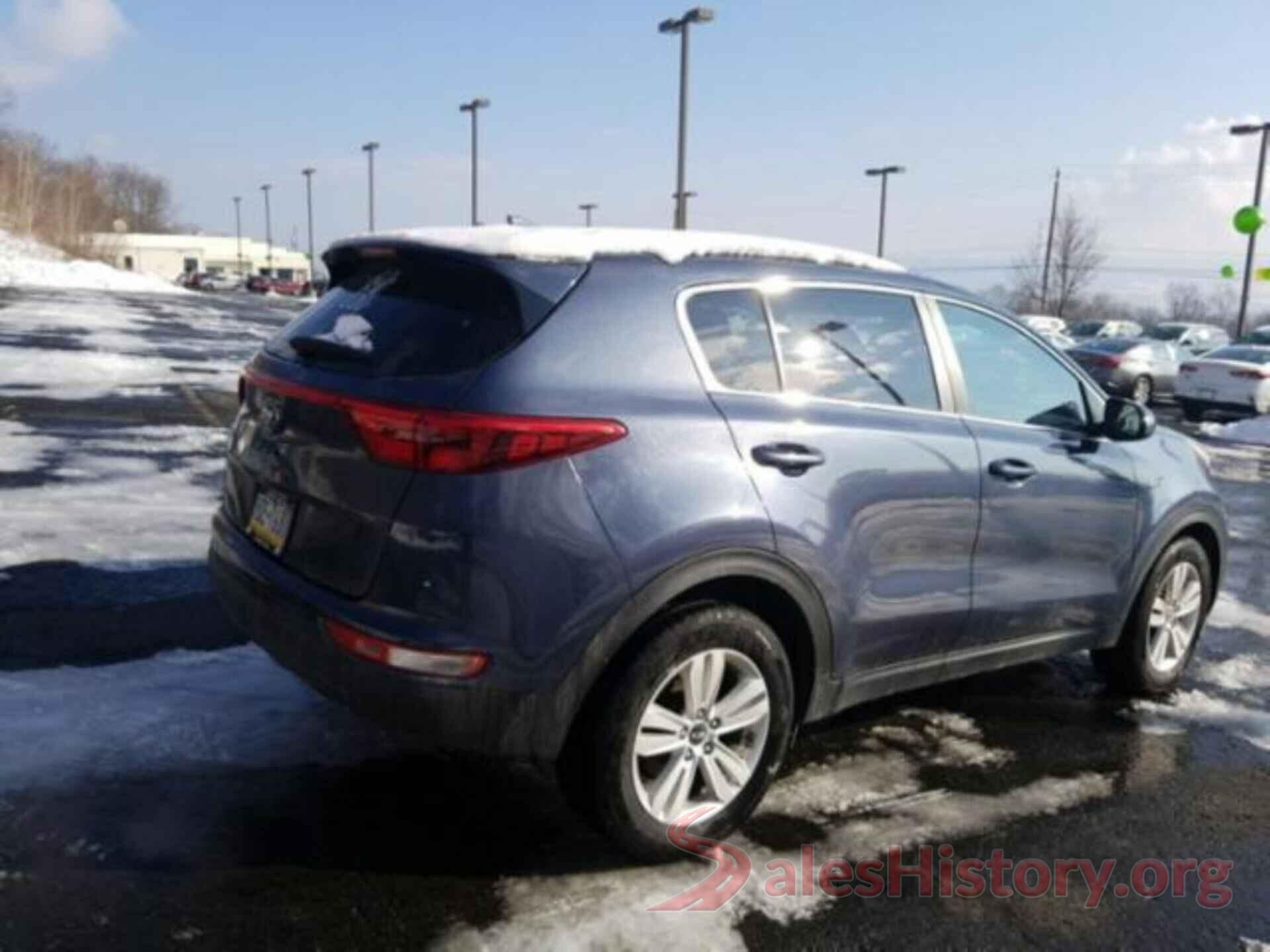 KNDPMCAC8J7377195 2018 KIA SPORTAGE