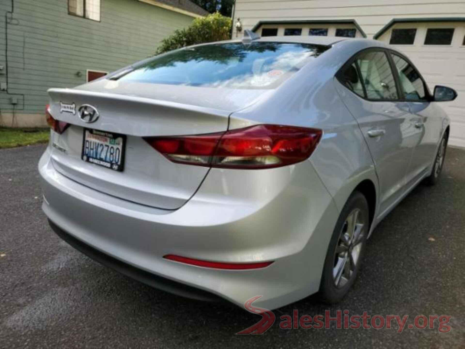 5NPD84LFXJH284808 2018 HYUNDAI ELANTRA