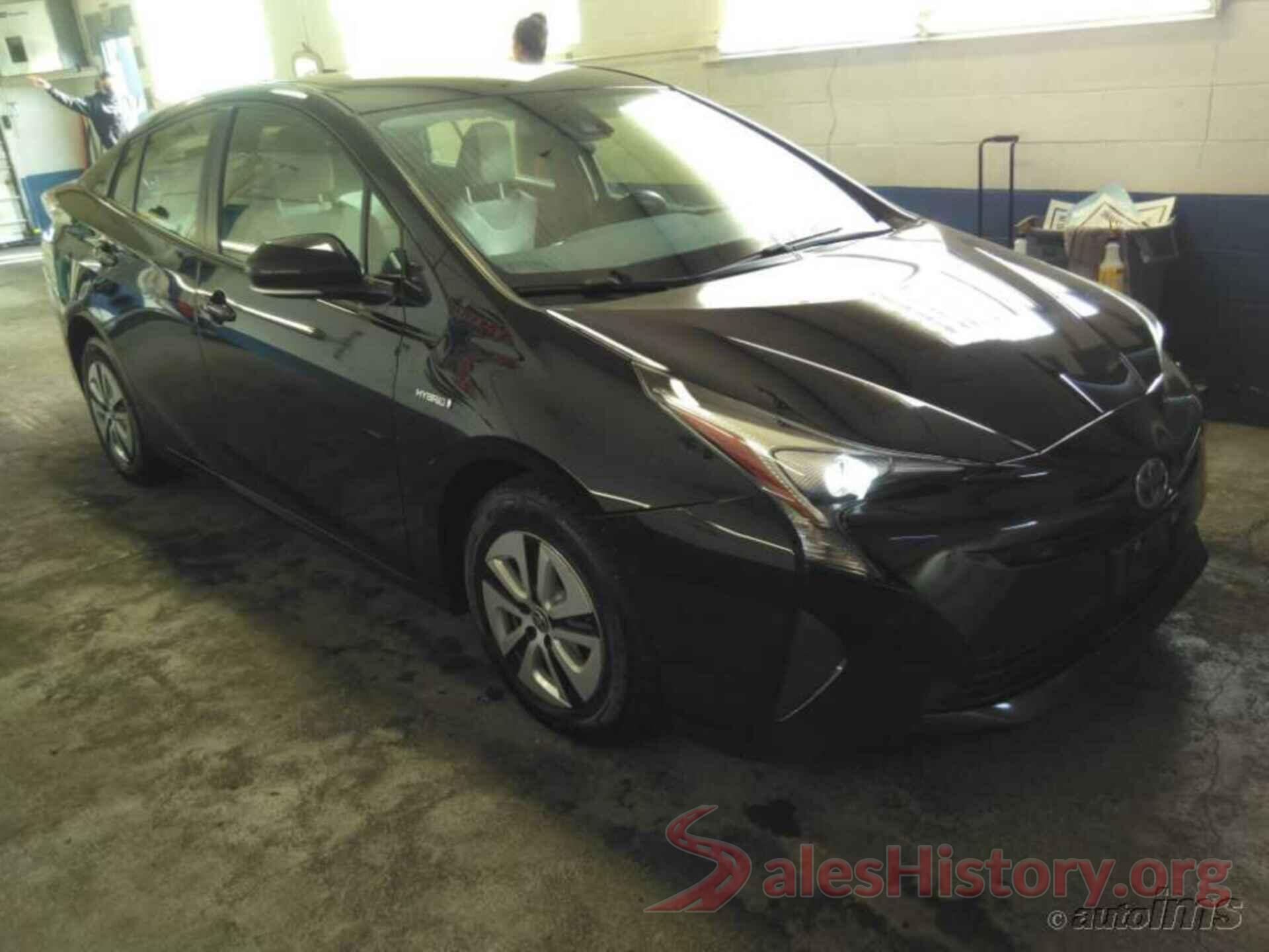 JTDKARFU5J3063275 2018 TOYOTA PRIUS