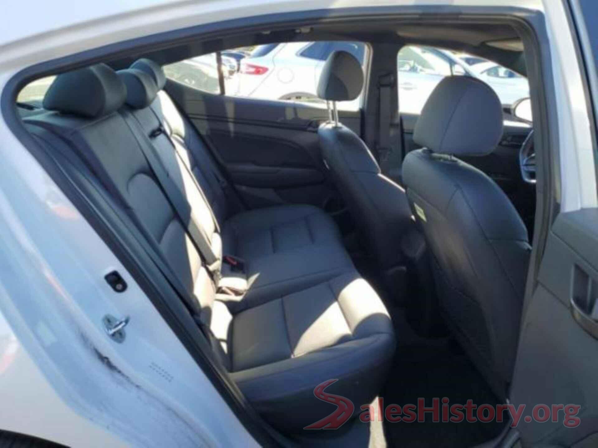 KMHD04LBXJU526342 2018 HYUNDAI ELANTRA