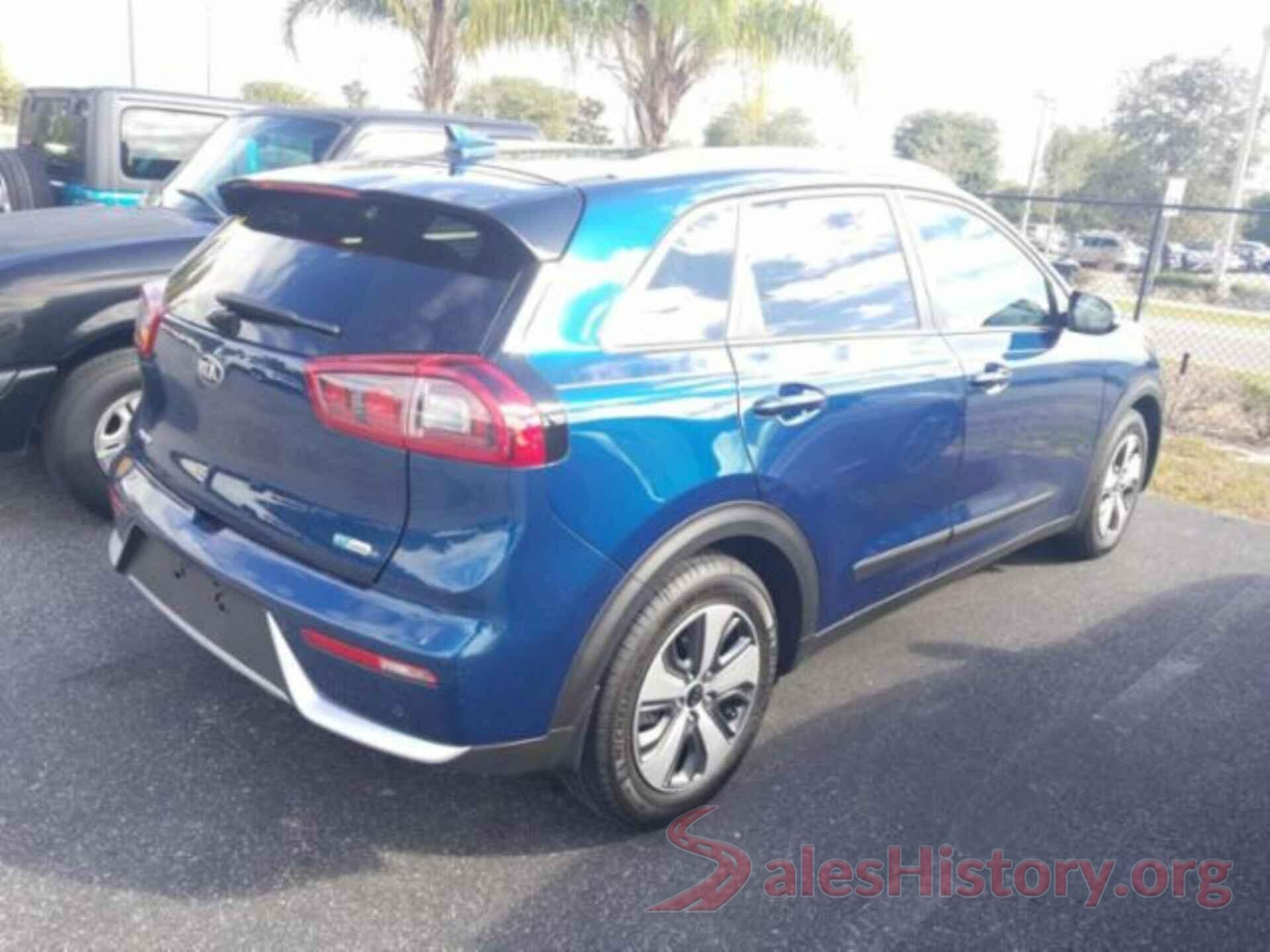 KNDCE3LC2K5233258 2019 KIA NIRO