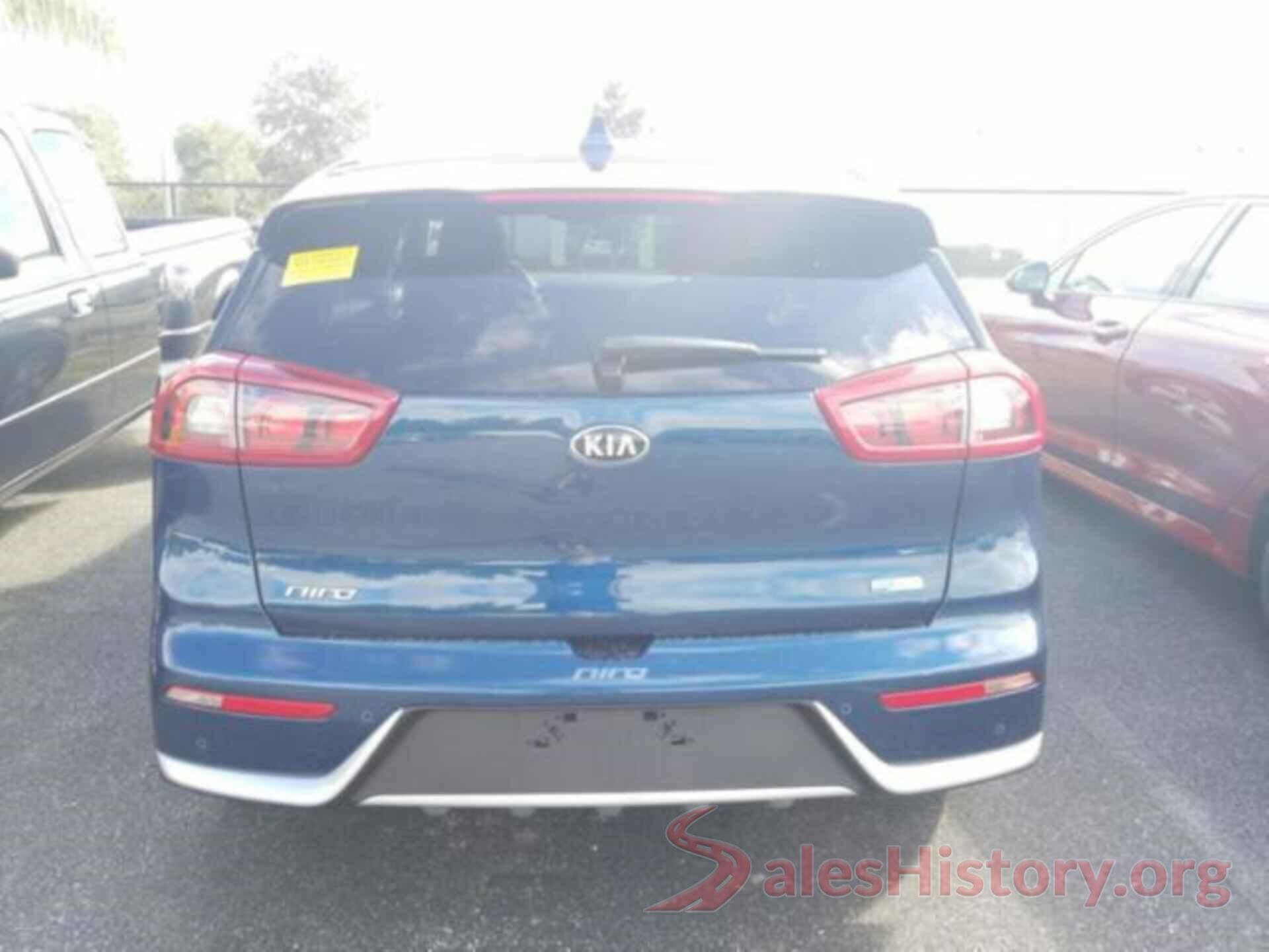 KNDCE3LC2K5233258 2019 KIA NIRO