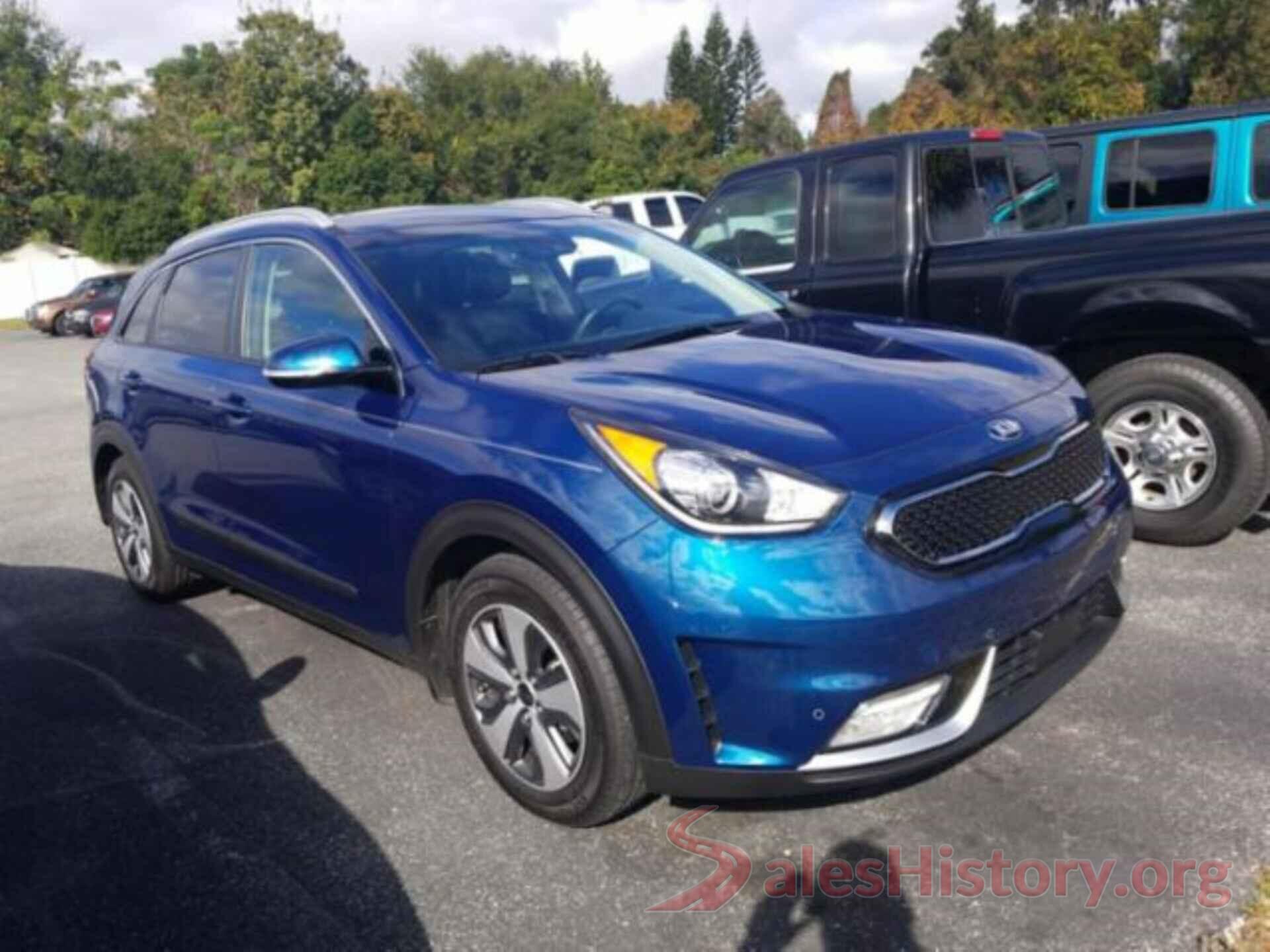 KNDCE3LC2K5233258 2019 KIA NIRO