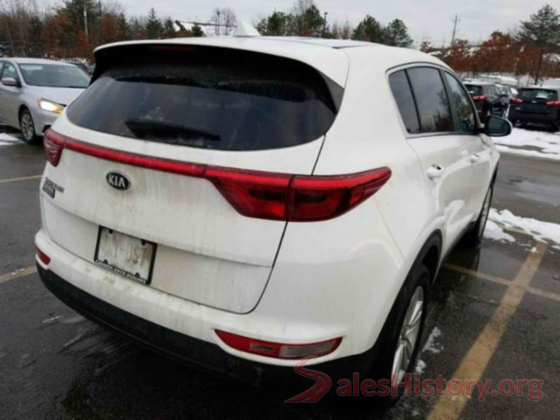 KNDPMCAC0J7485813 2018 KIA SPORTAGE