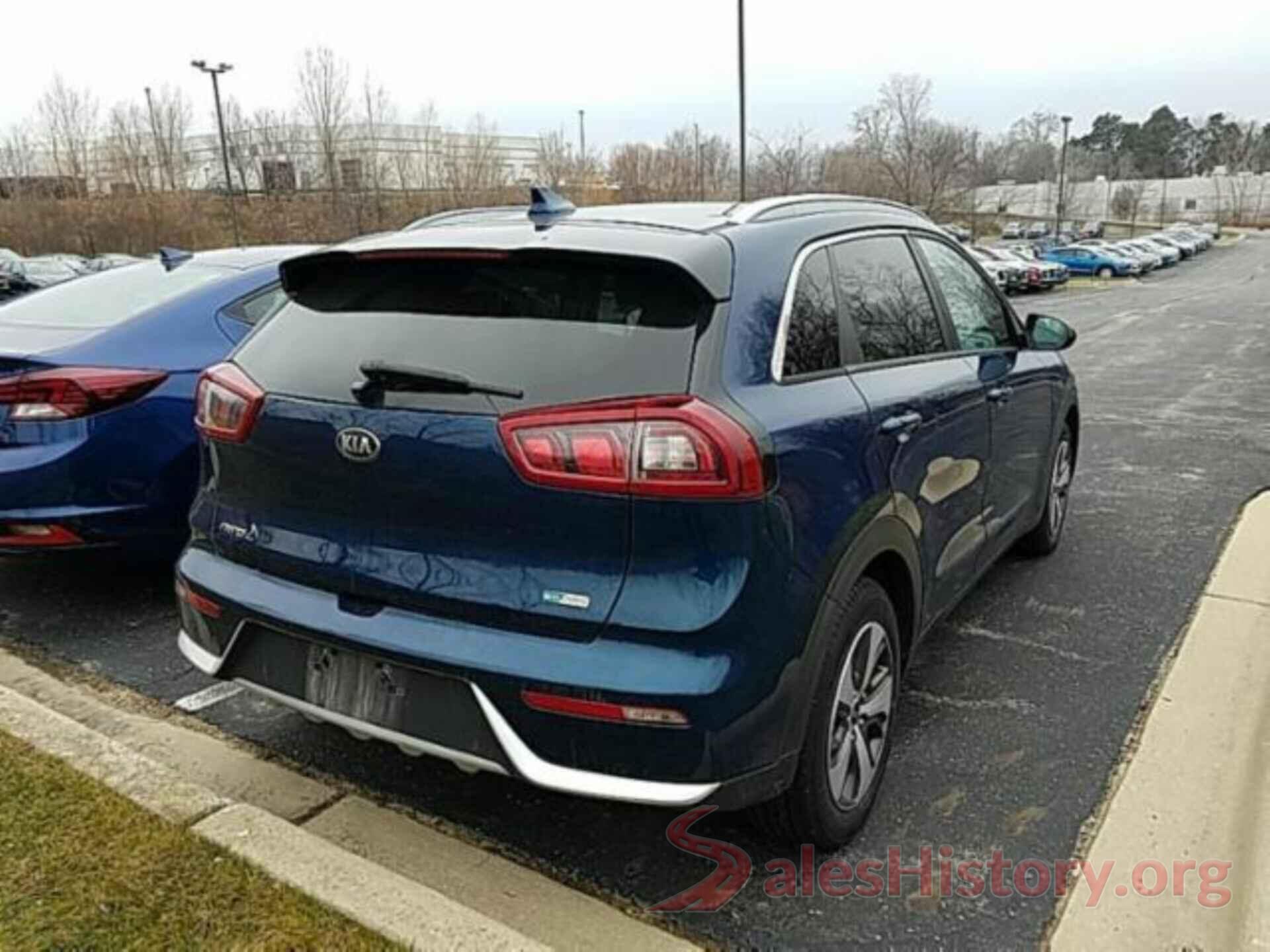 KNDCB3LC9H5076992 2017 KIA NIRO