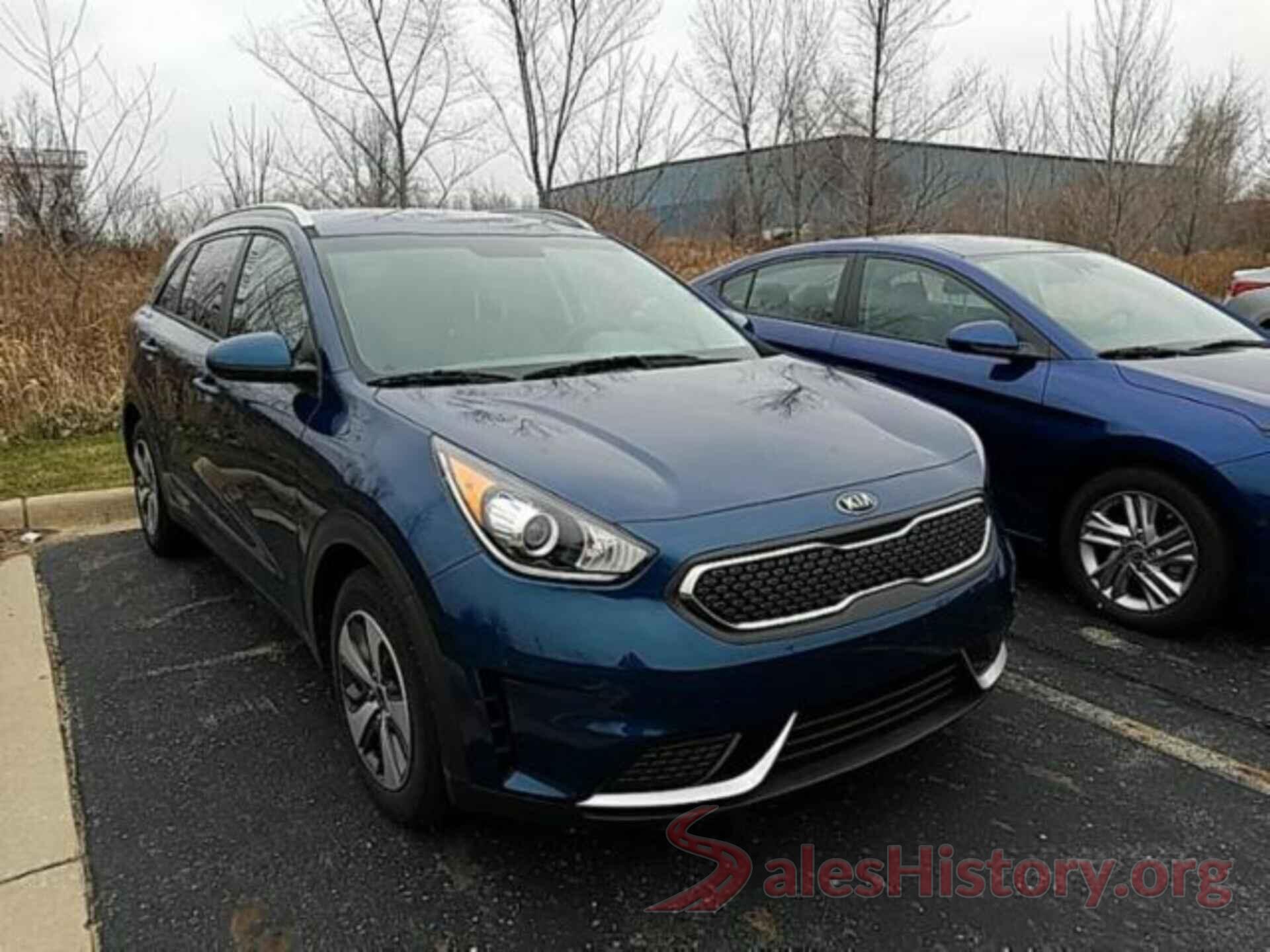 KNDCB3LC9H5076992 2017 KIA NIRO