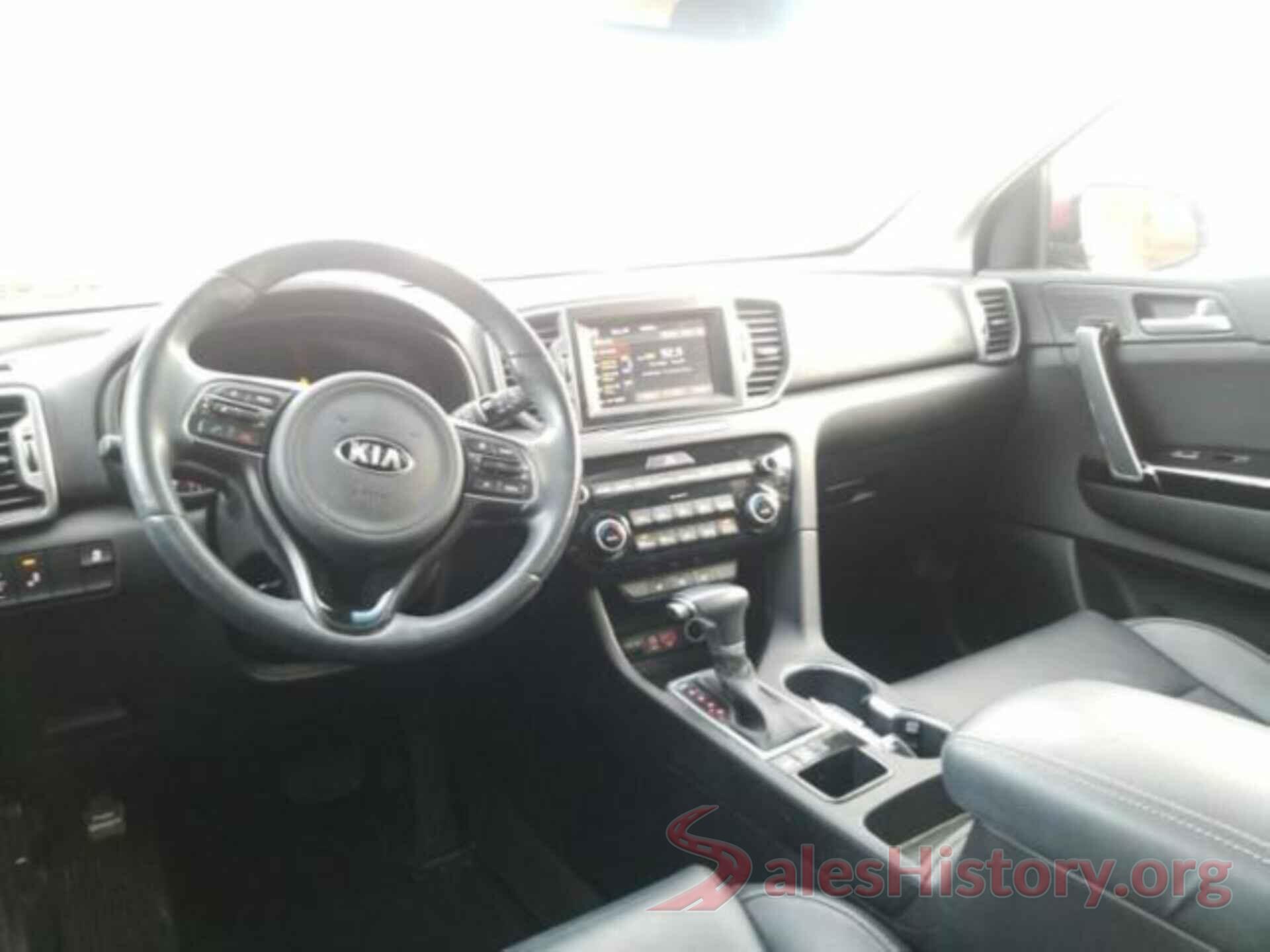 KNDPNCAC8J7399680 2018 KIA SPORTAGE