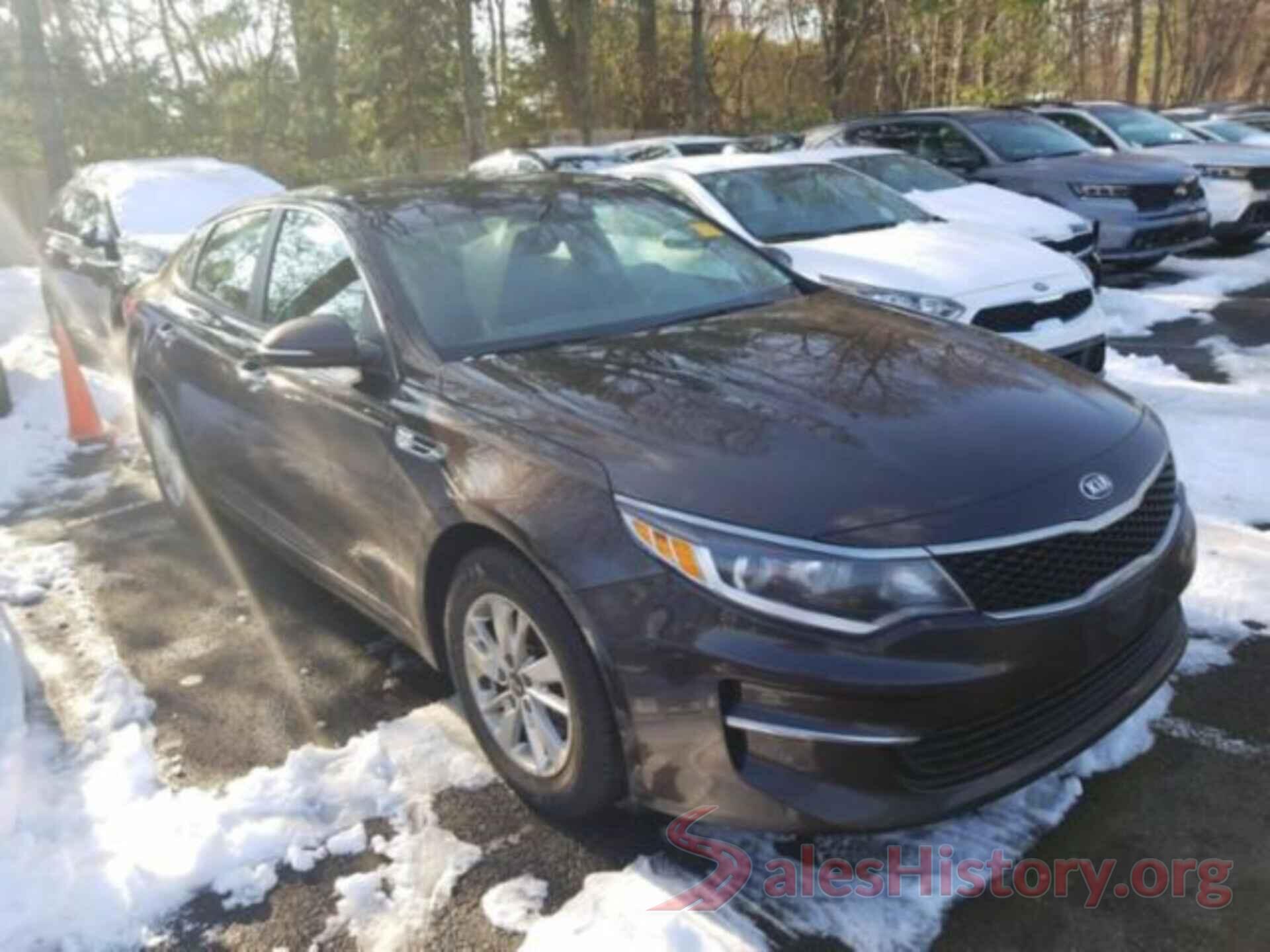 KNAGT4L33J5235142 2018 KIA OPTIMA