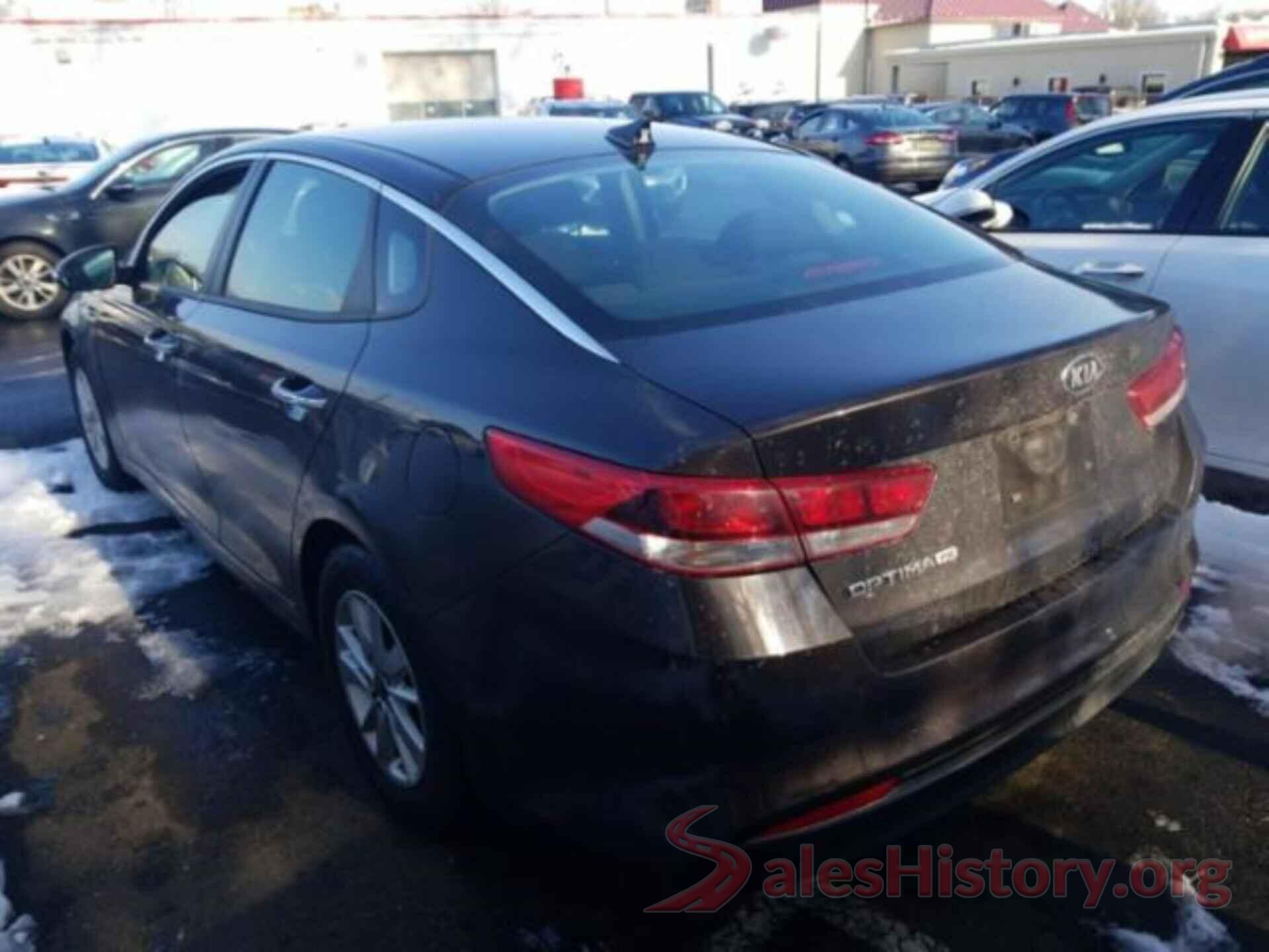 KNAGT4L33J5235142 2018 KIA OPTIMA