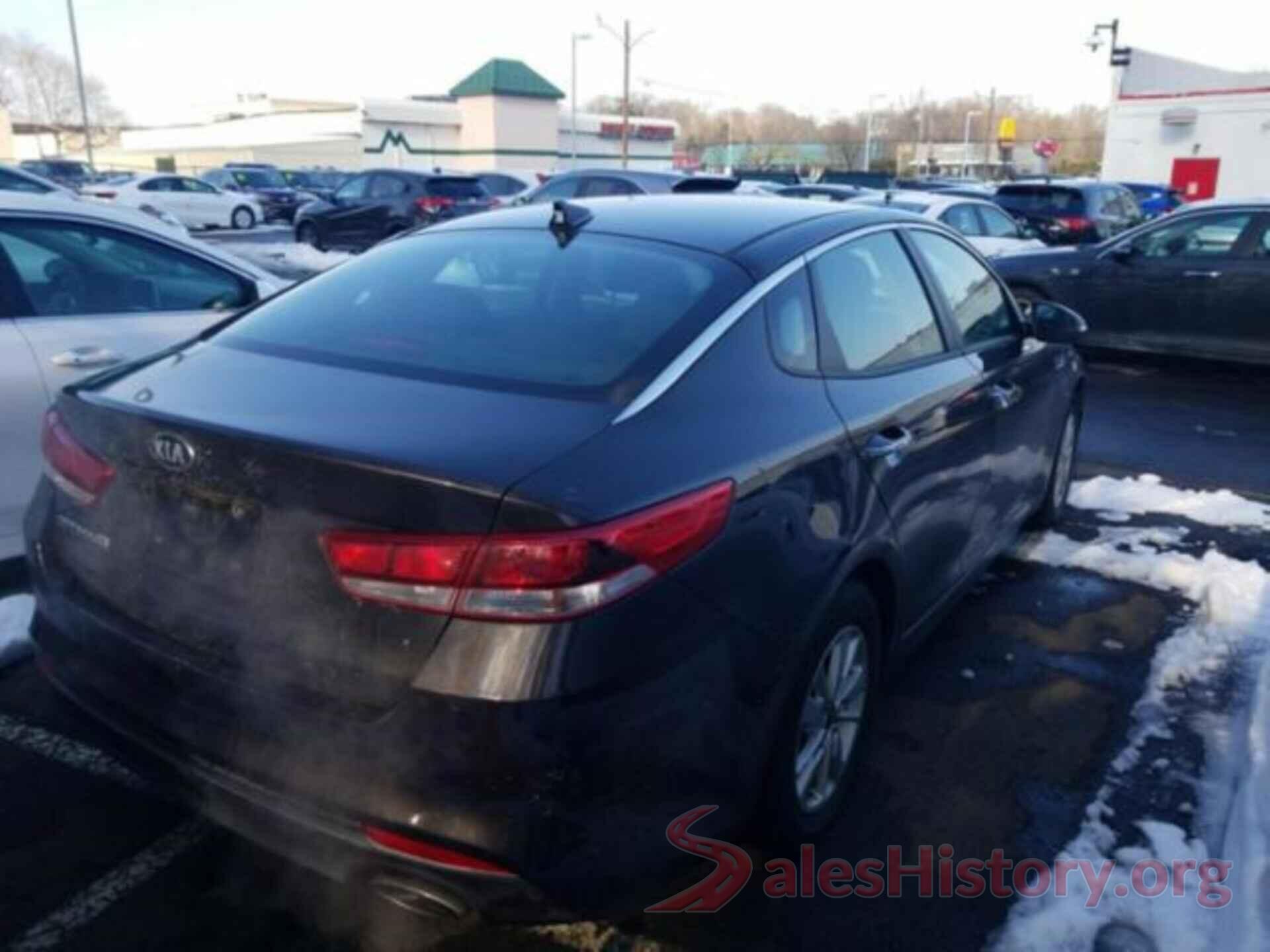 KNAGT4L33J5235142 2018 KIA OPTIMA