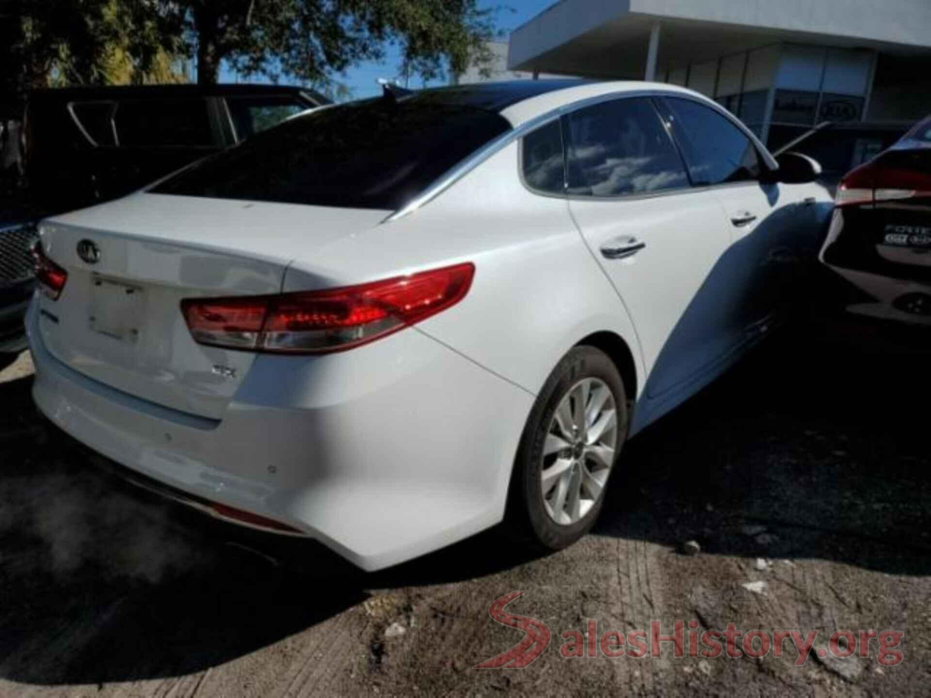 5XXGU4L38JG203332 2018 KIA OPTIMA