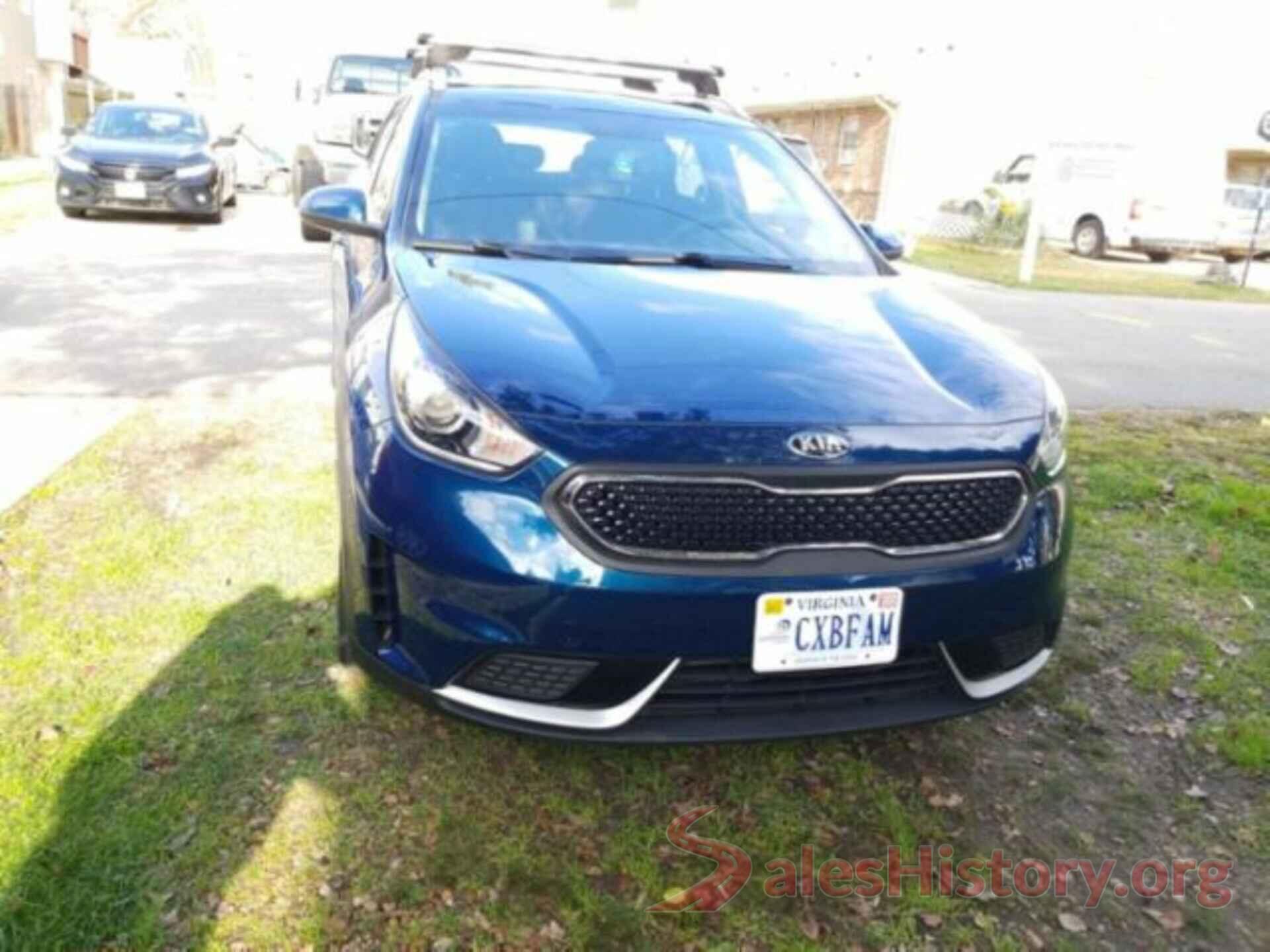 KNDCB3LC8J5125105 2018 KIA NIRO