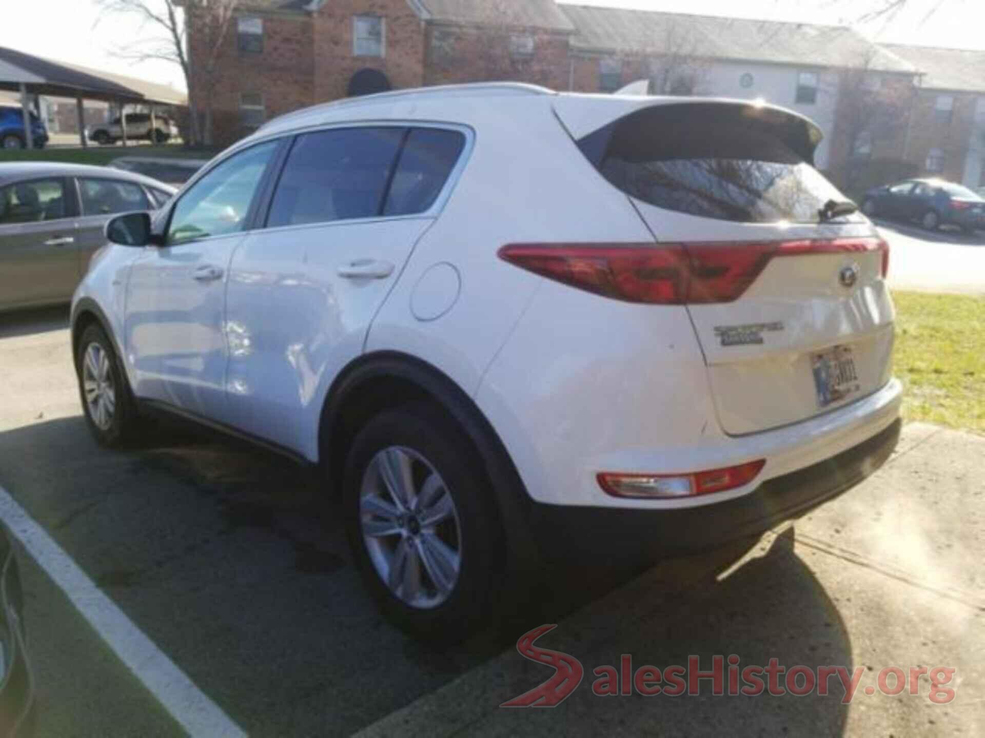 KNDPMCAC2J7407954 2018 KIA SPORTAGE