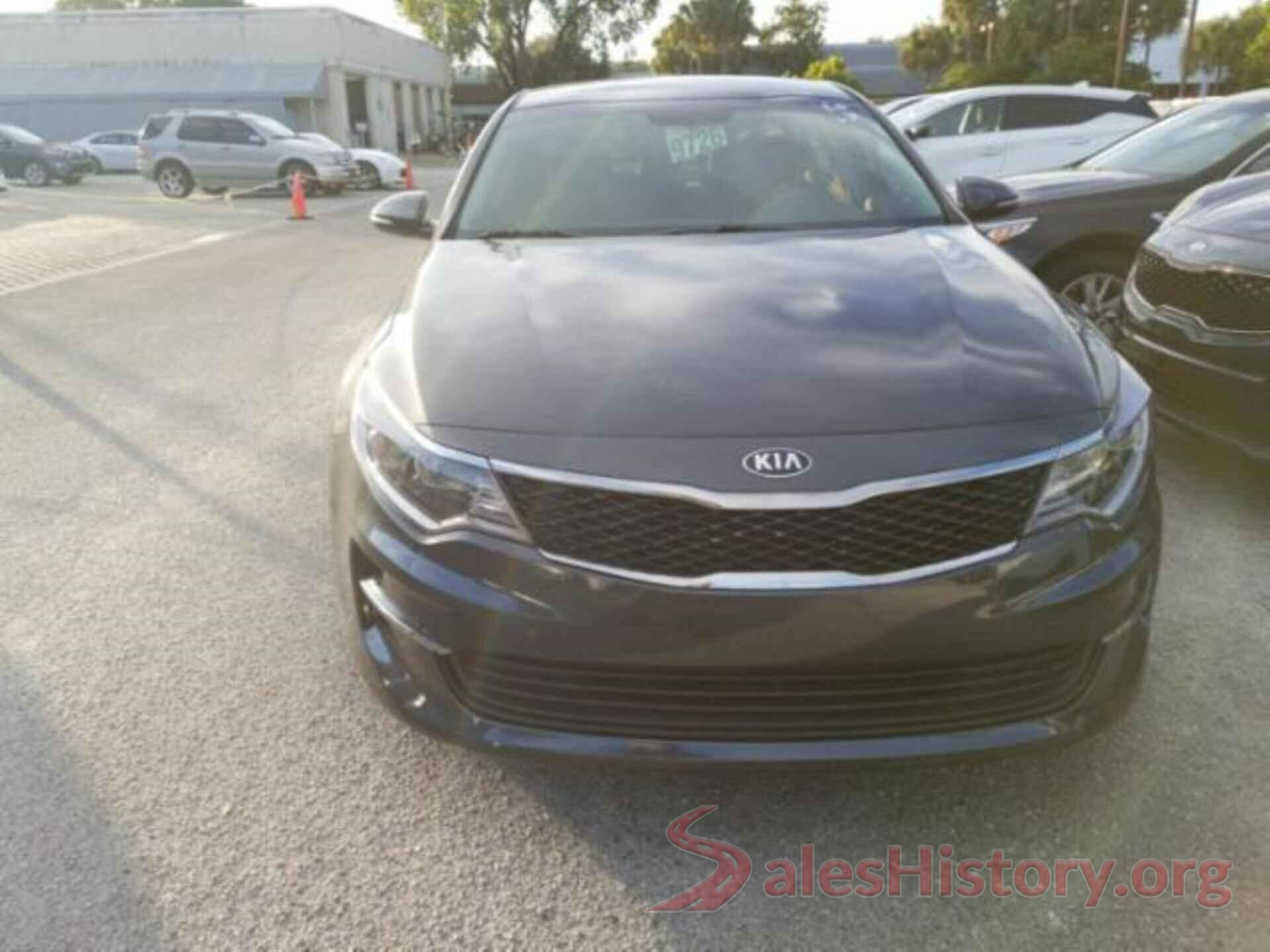 KNAGT4L38J5212987 2018 KIA OPTIMA