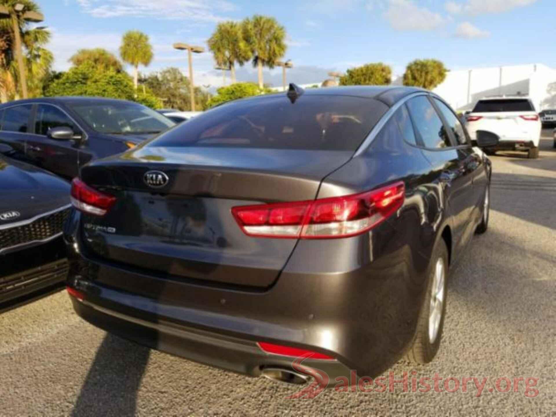 KNAGT4L38J5212987 2018 KIA OPTIMA