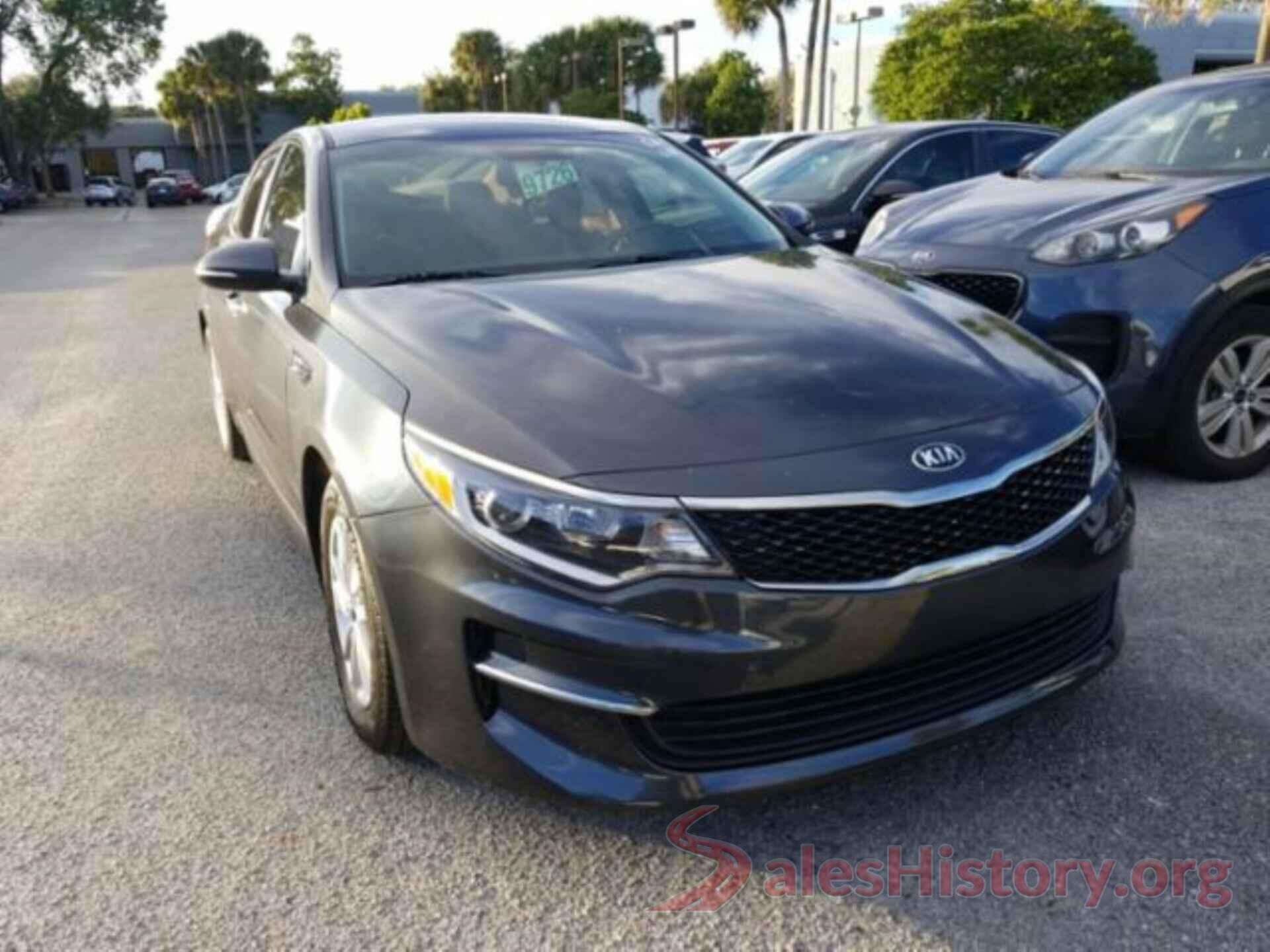 KNAGT4L38J5212987 2018 KIA OPTIMA