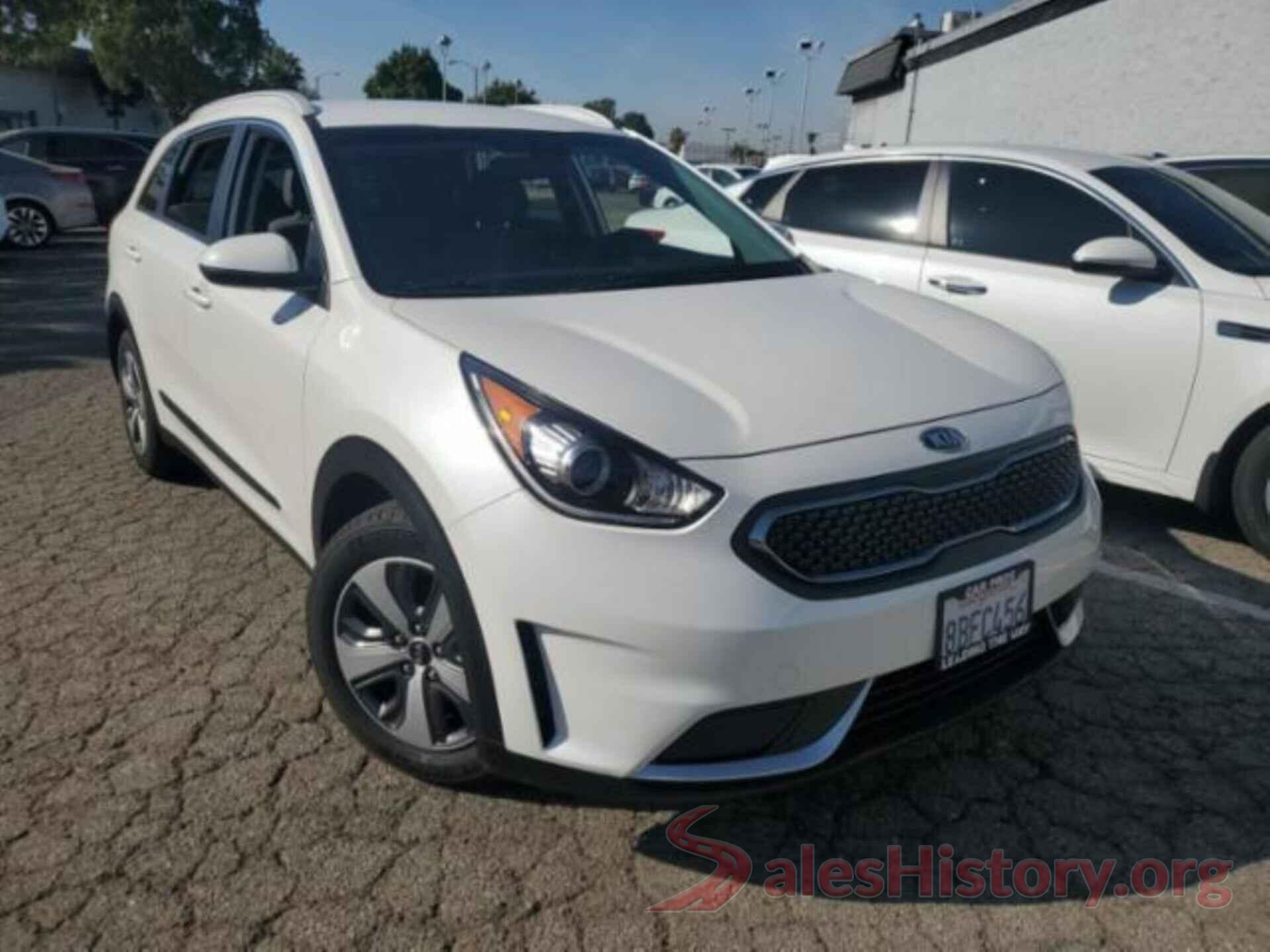 KNDCB3LCXJ5141015 2018 KIA NIRO