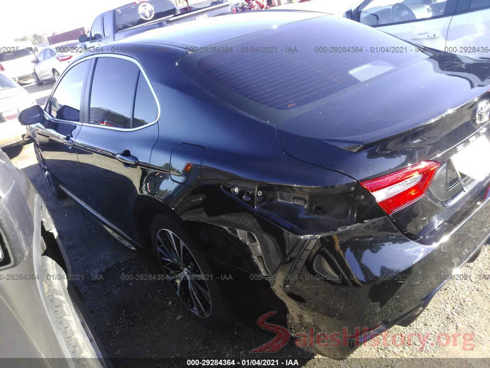 4T1B11HK1JU599899 2018 TOYOTA CAMRY