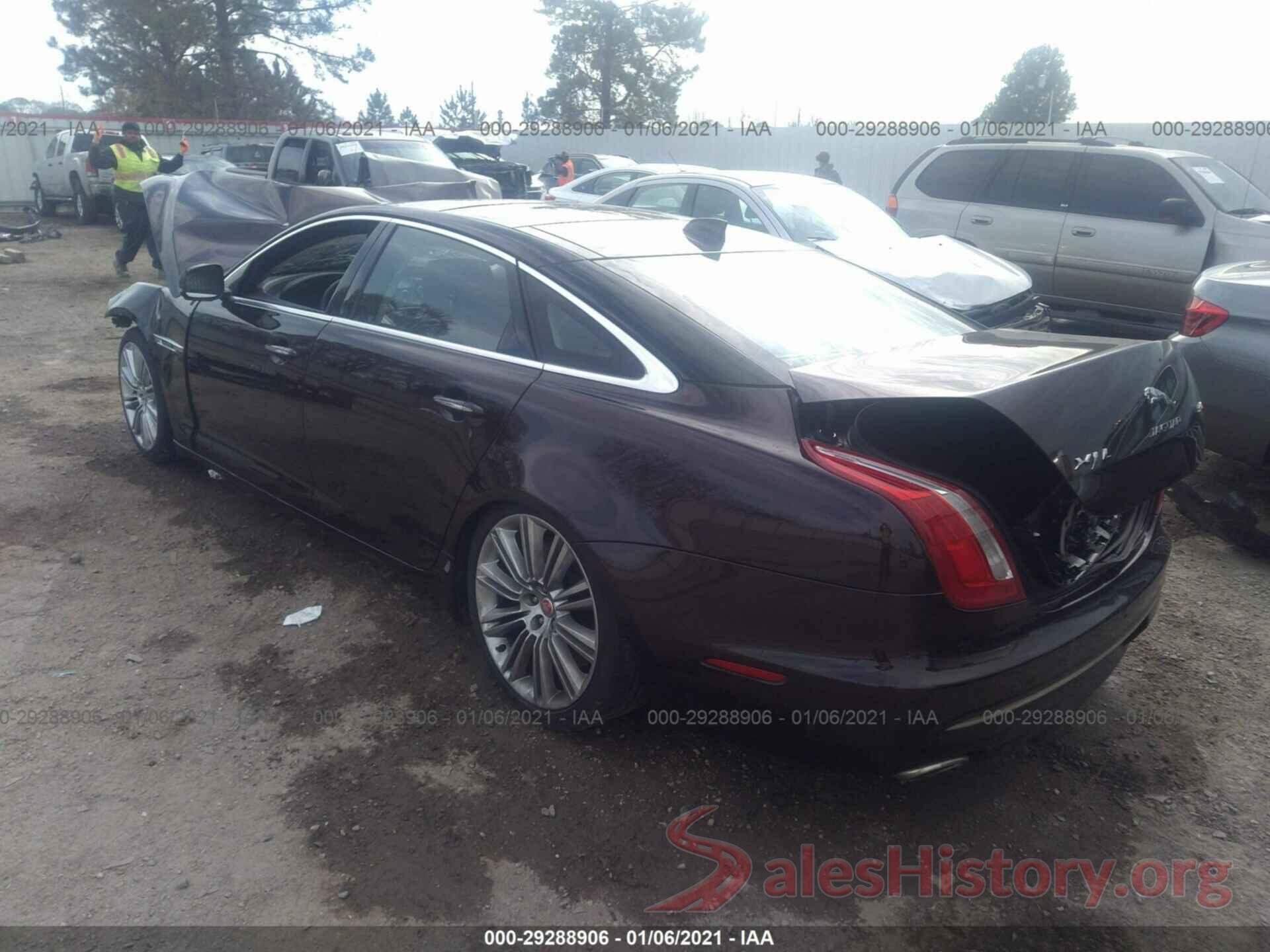 SAJWA2GE9HMW12112 2017 JAGUAR XJ