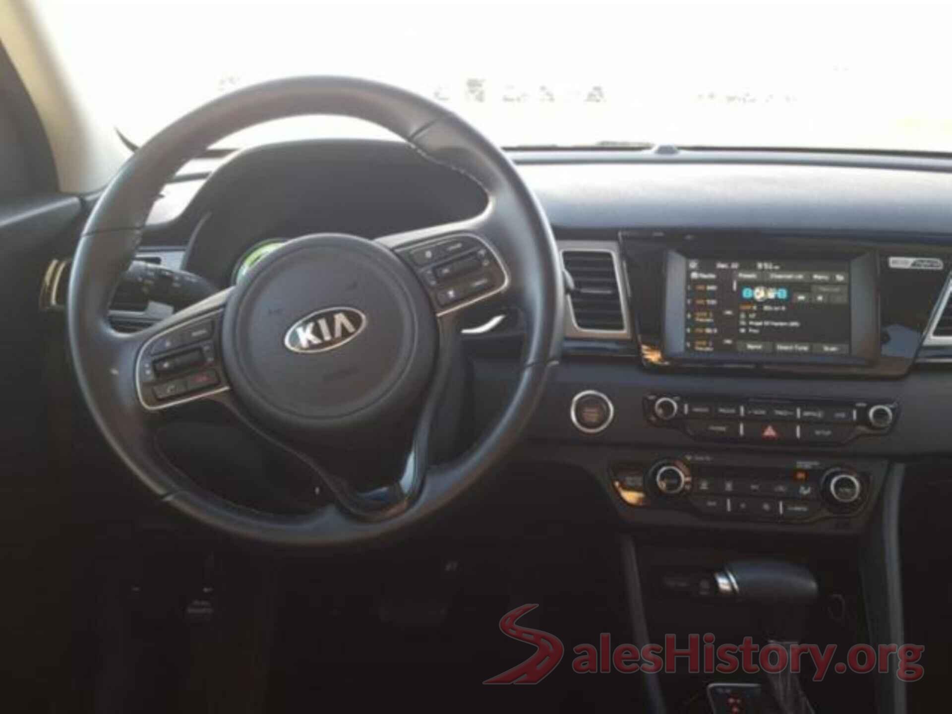 KNDCC3LC4J5123106 2018 KIA NIRO